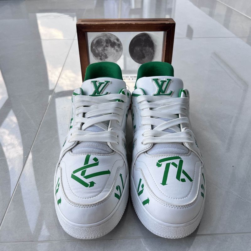 Louis Vuitton White and Green Casual Sneakers -2508