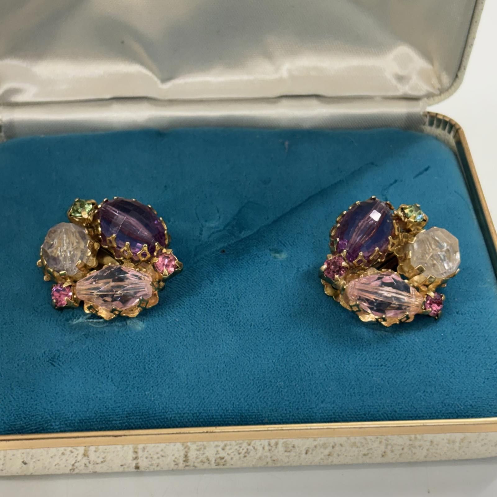 Other Vtg 60s gold tone beaded rhinestone clip on earrings Size ONE SIZE - 1 Thumbnail
