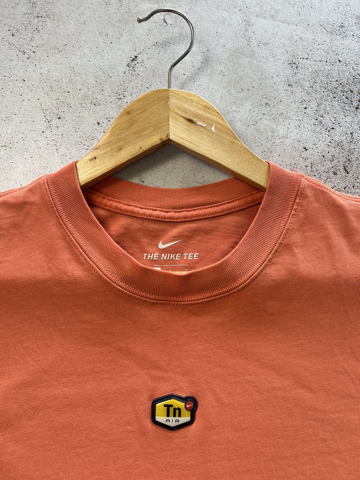 Nike NIKE TN AIR ORANGE MENS SHIRT STREET WEAR SIZEL L Size US L / EU 52-54 / 3 - 2 Thumbnail
