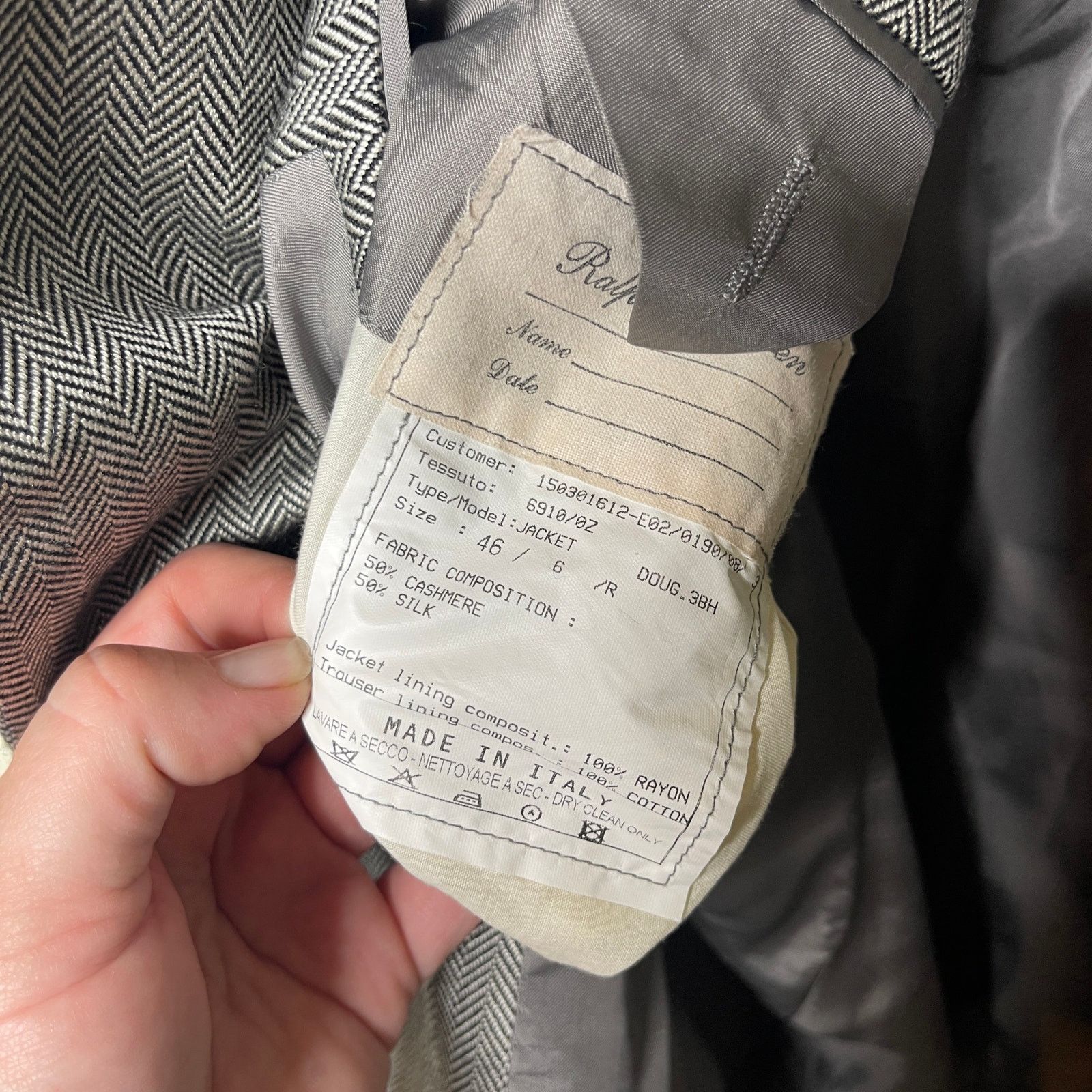 Ralph Lauren Purple Label Ralph Lauren Purple label Grey Herringbone silk cashmere Size 46R - 3 Thumbnail