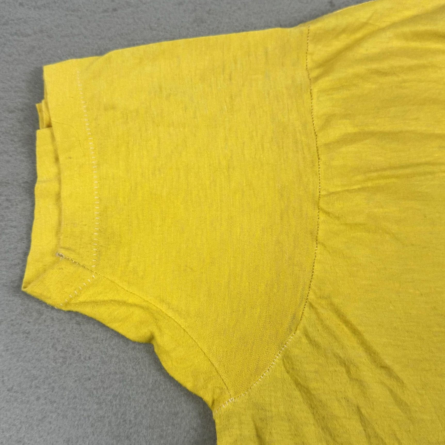 Vintage VINTAGE Screen Stars The Caribbean Map Shirt Mens Small Yellow Single Stitch 70s Graphic Tee Travel Island Map 1977 Mens Small Size US S / EU 44-46 / 1 - 3 Thumbnail