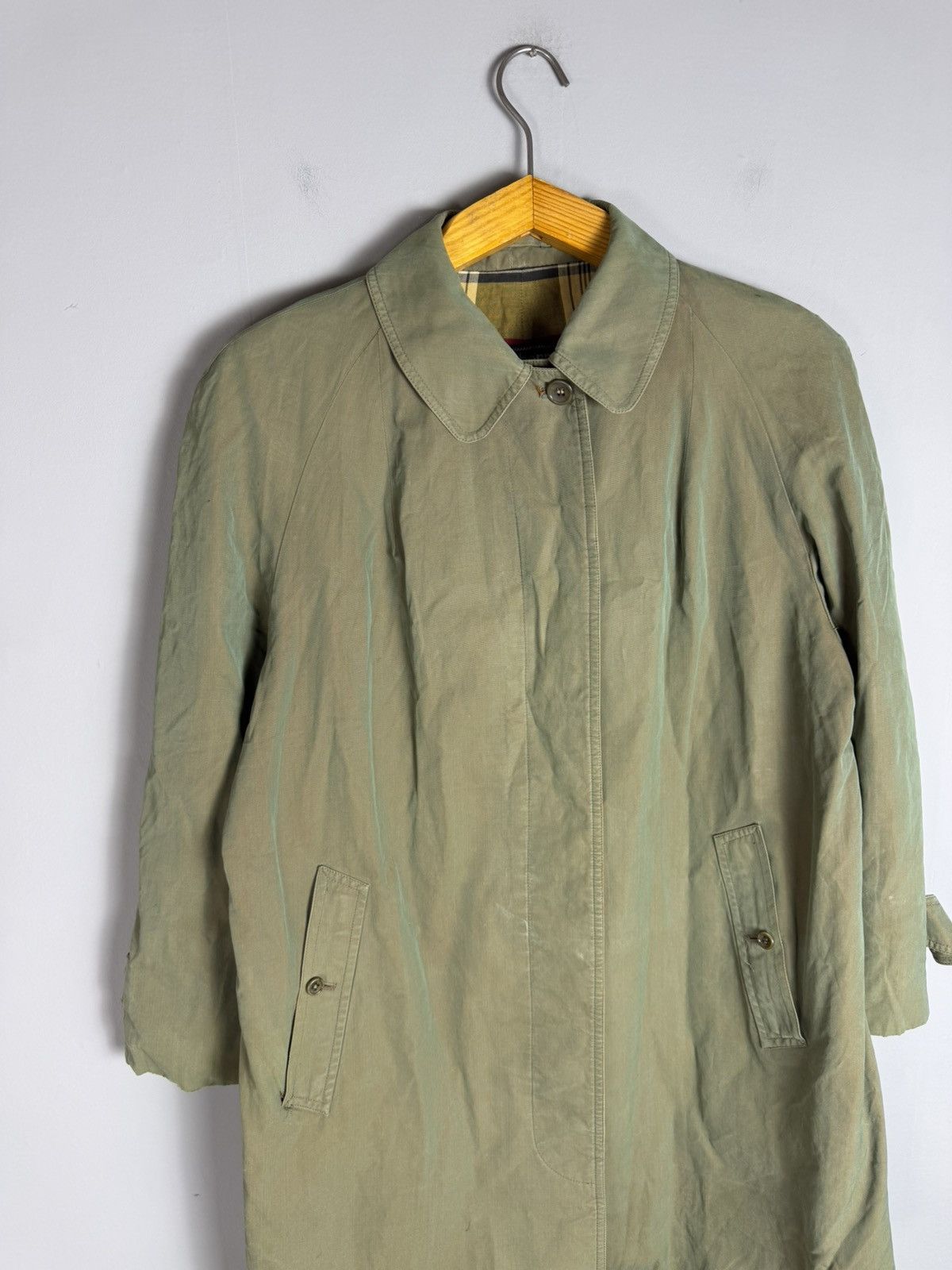 Burberry Vintage 90s Burberrys trench coat jacket Size M / US 6-8 / IT 42-44 - 2 Thumbnail