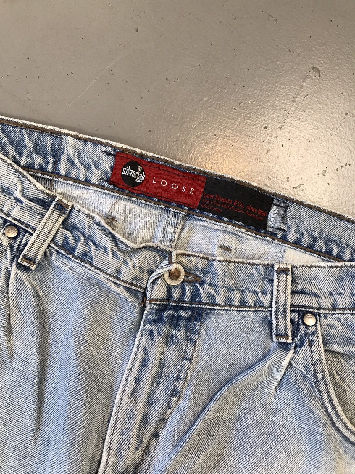 Levi's Vintage Levi’s silvertab loose fit denim jort Size US 37 - 3 Thumbnail