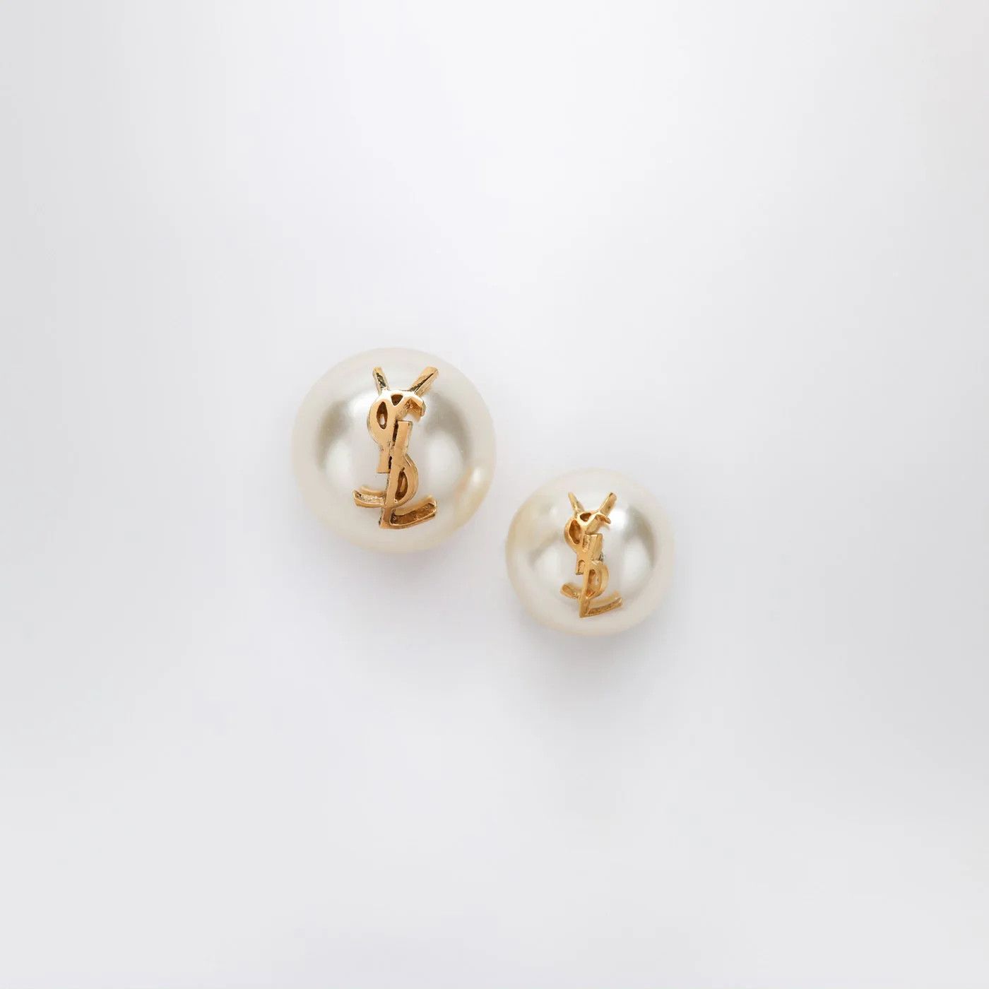Saint Laurent Paris o1d2blof0526 Size: OS / Earrings With Pearl and Cassandre Size ONE SIZE - 1 Thumbnail