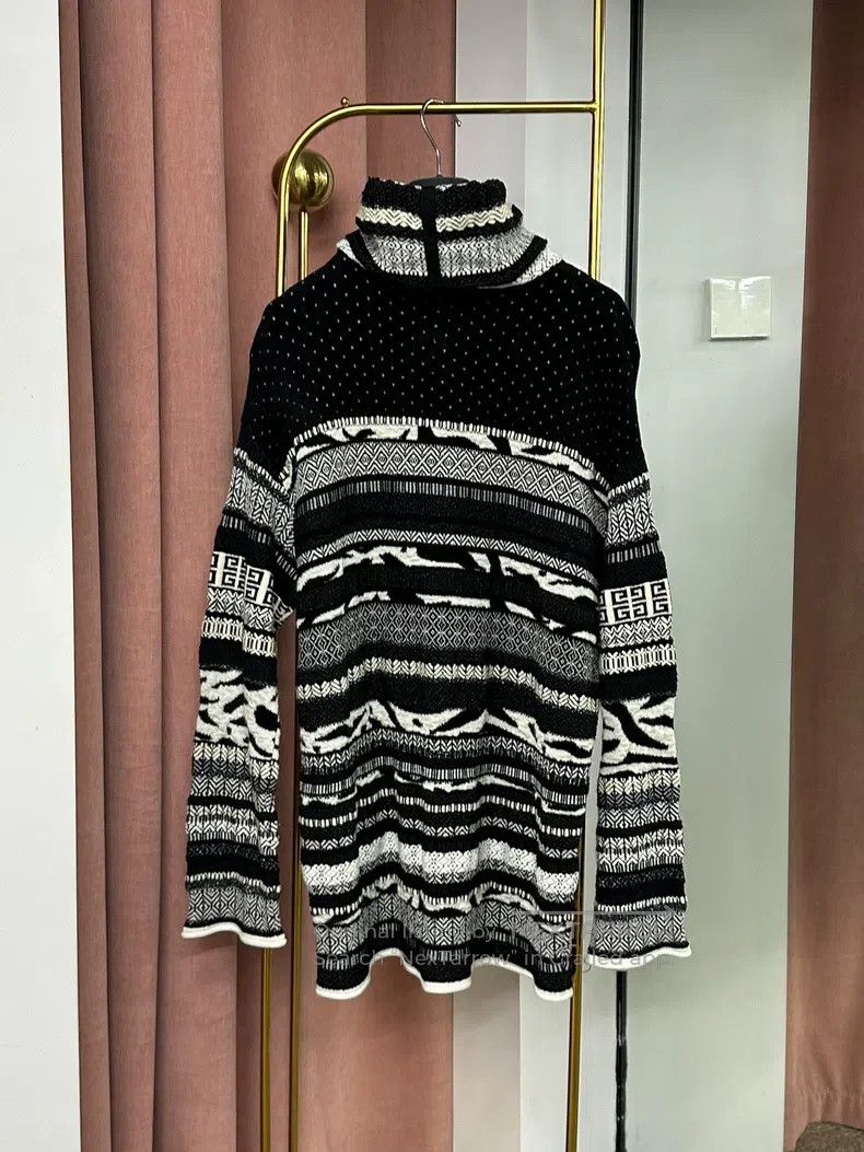 Givenchy Givenchy Black and White Polka Dot Printed Logo Turtleneck Size US S / EU 44-46 / 1 - 5 Thumbnail