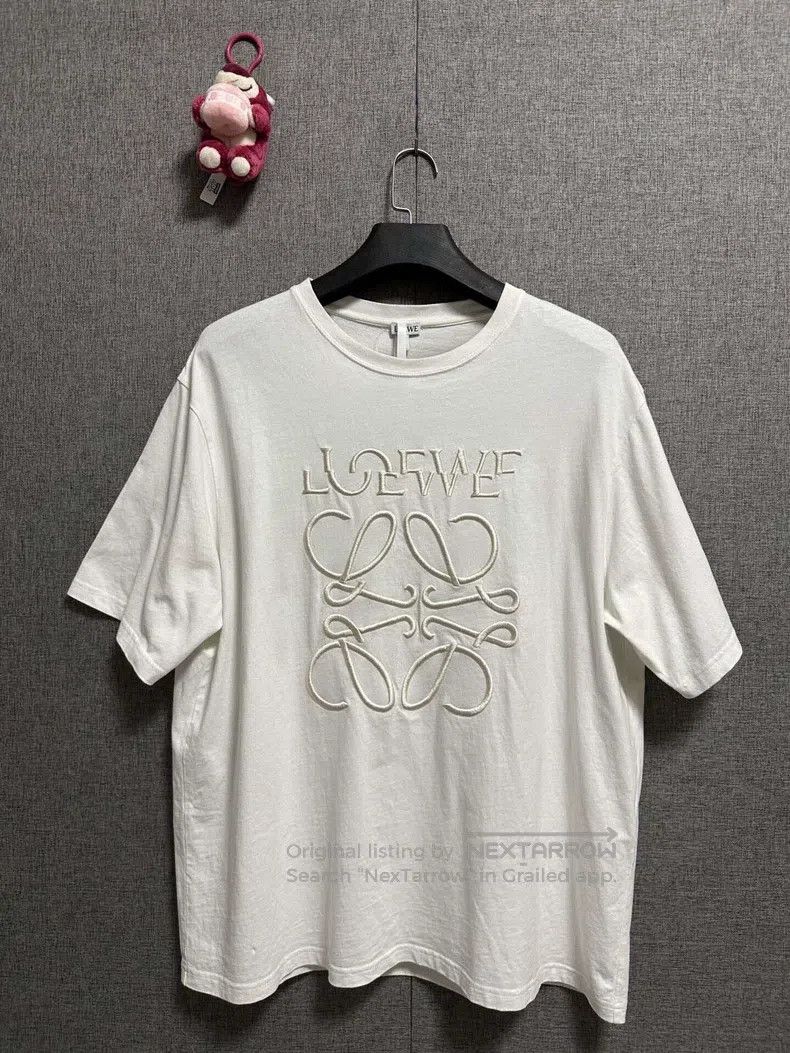 Loewe Loewe White short-sleeve T-shirt with off-center logo Size L / US 10 / IT 46 - 1 Thumbnail