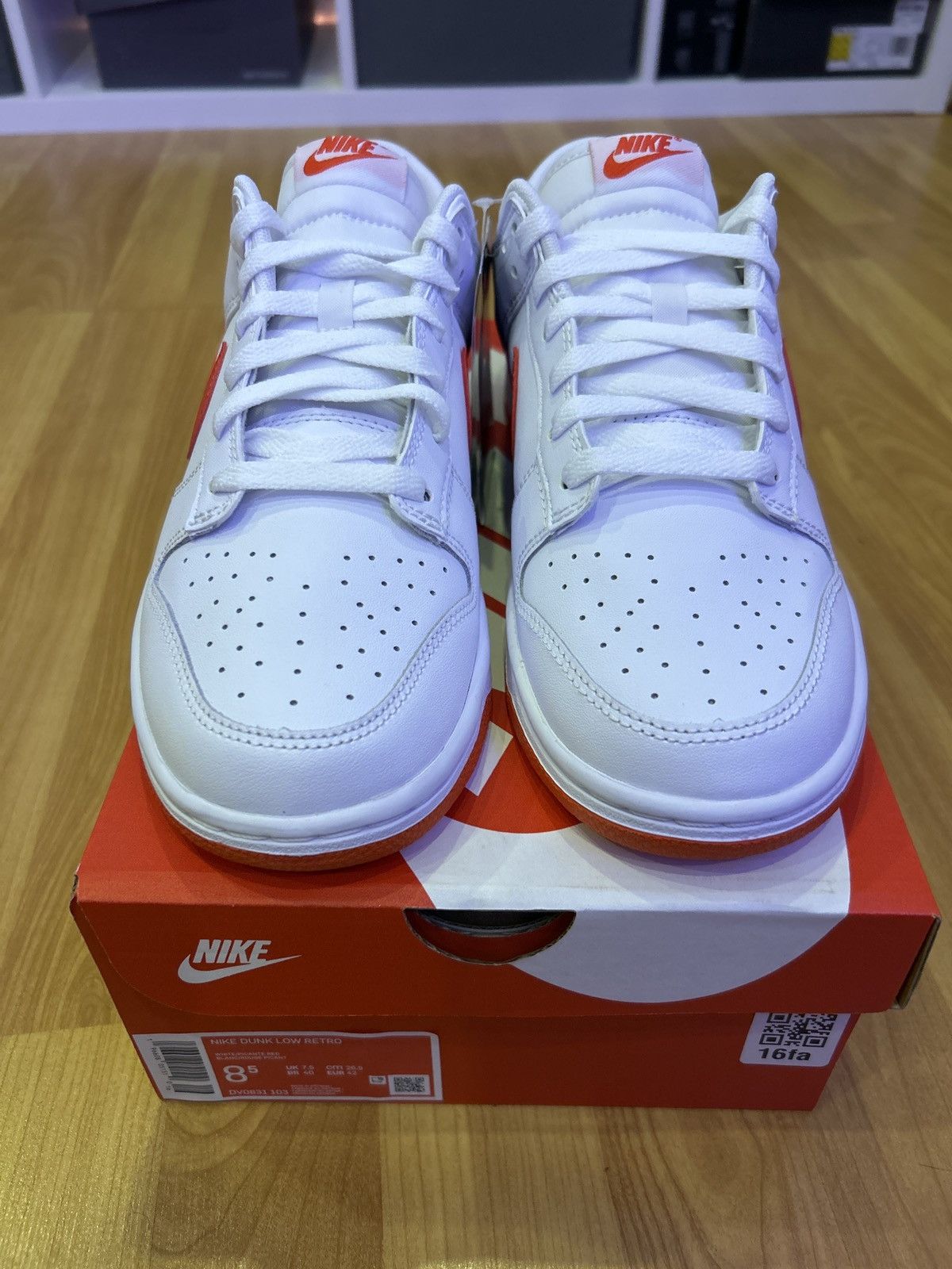 Nike Nike dunk low picante red Size US 8.5 / EU 41-42 - 3 Thumbnail
