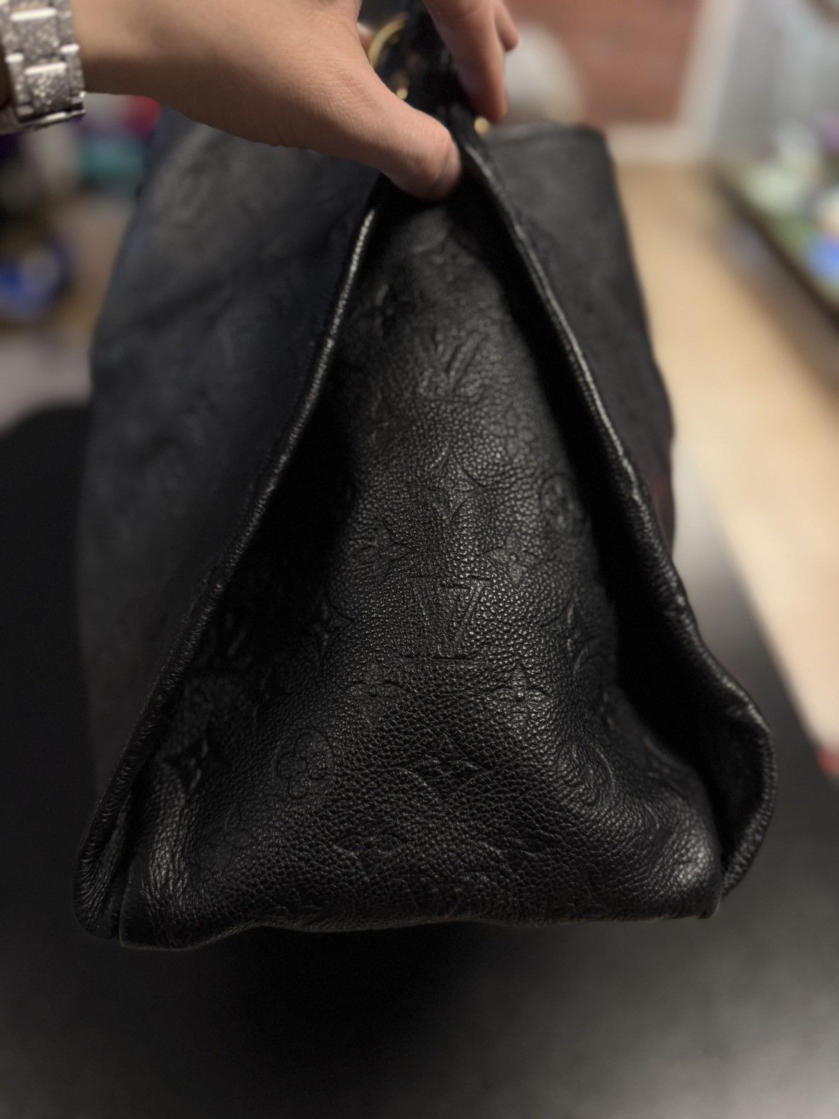 Louis Vuitton Louis Vuitton Artsy MM Black Purse $3400 Discontinued Size ONE SIZE - 12 Thumbnail