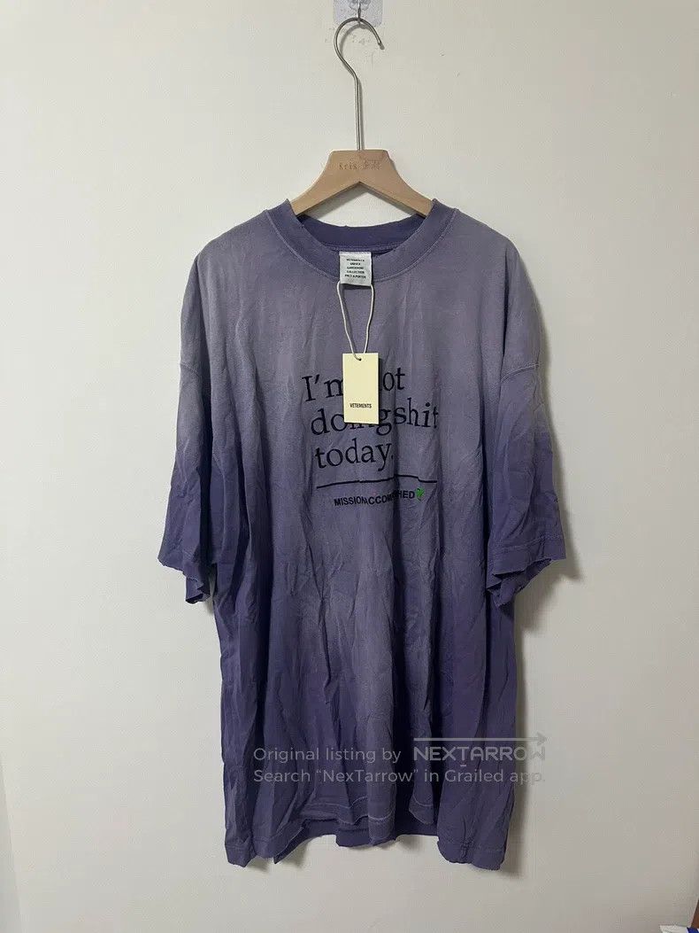 Vetements Vetements Embroidered Slogan Short Sleeve Tee Size US S / EU 44-46 / 1 - 1 Thumbnail