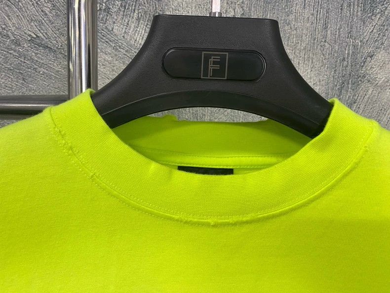 Balenciaga Balenciaga Green chest logo printed round neck long sleeve Size US S / EU 44-46 / 1 - 3 Thumbnail