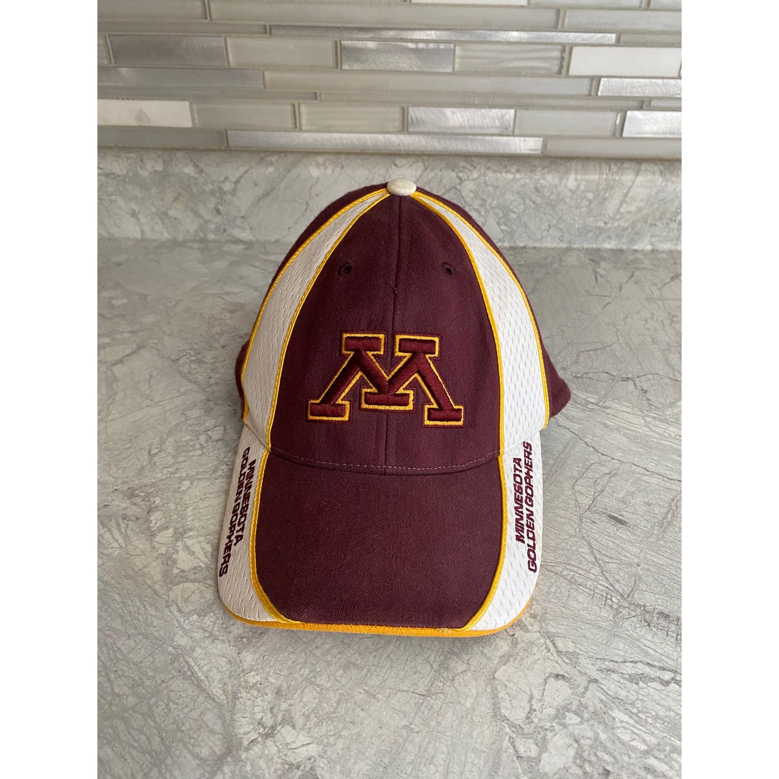 NCAA Minnesota Gophers Stretch-Fit Baseball Hat Size ONE SIZE - 2 Thumbnail