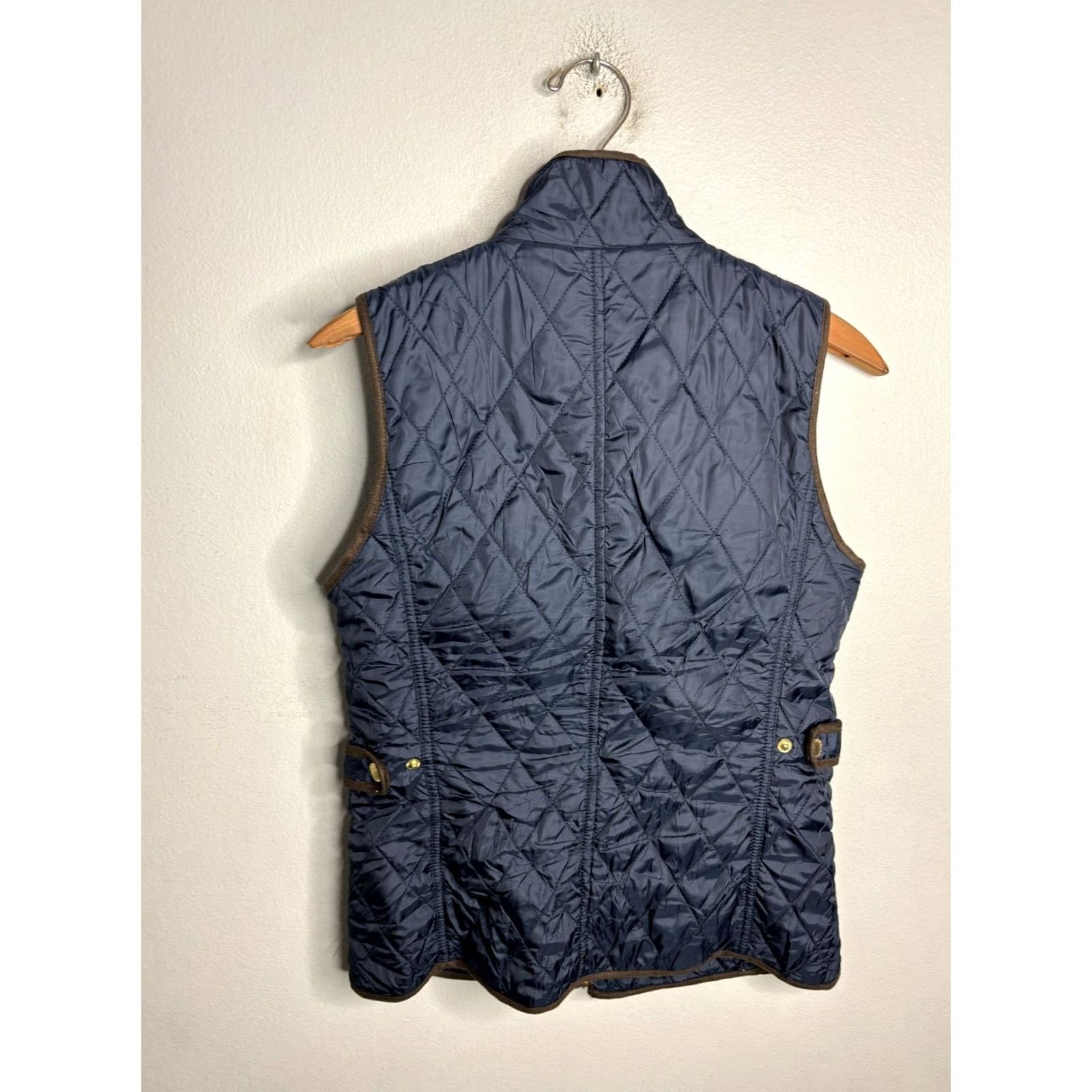 Banana Republic Banana Republic Vest XS Blue Brown Trim Quilted Zipper Pockets 4999 Women’s Slim? No, keep original terms: Size XS / US 0-2 / IT 36-38 - 5 Thumbnail