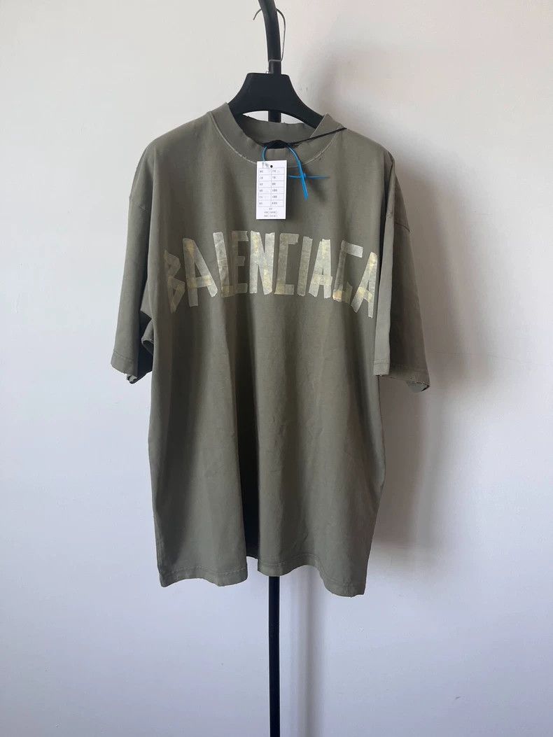 Balenciaga Balenciaga Monogrammed Logo printed semi-high neck short s Size US M / EU 48-50 / 2 - 1 Thumbnail