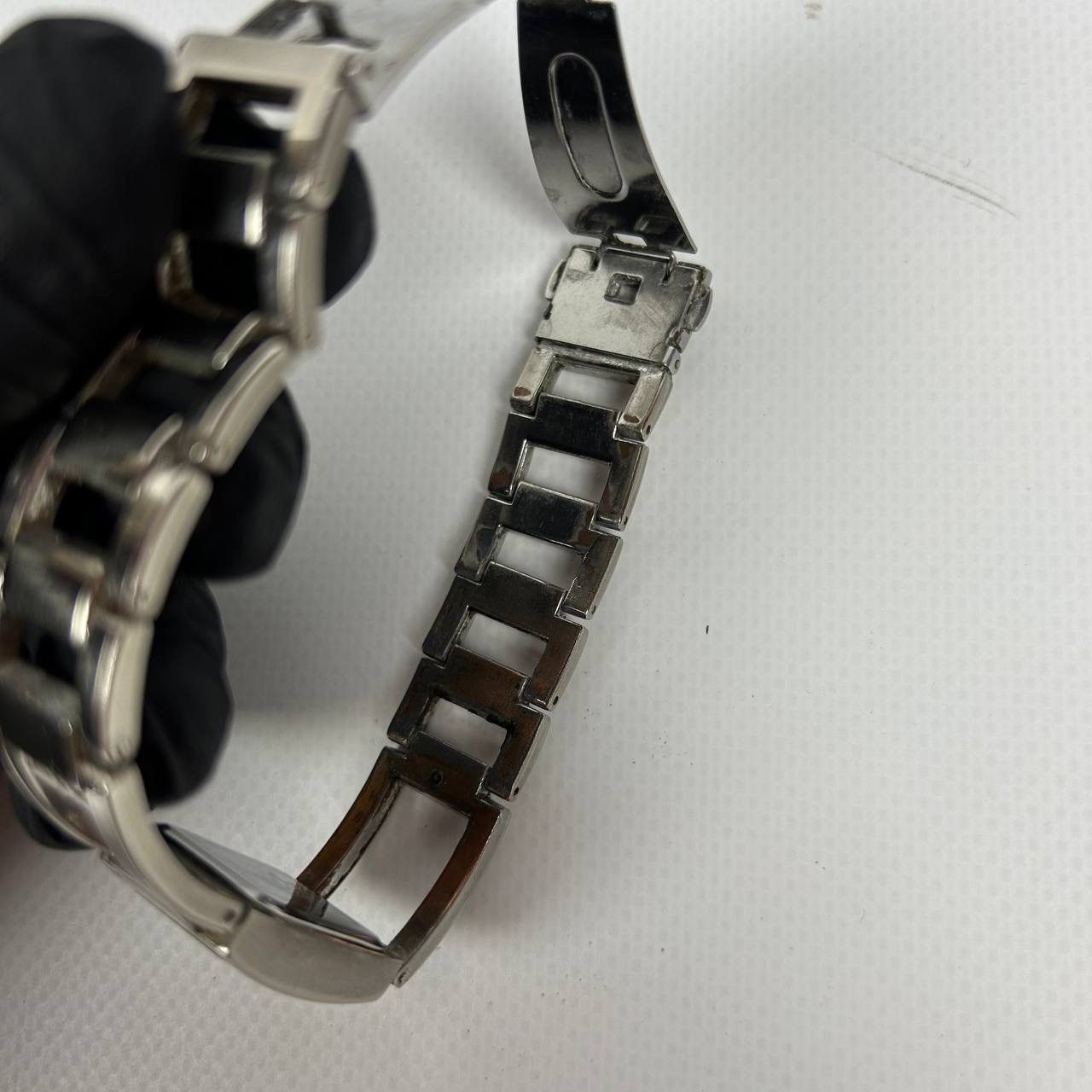 Gucci Gucci 048L Women's Watch With Silver Bracelet Size ONE SIZE - 6 Thumbnail