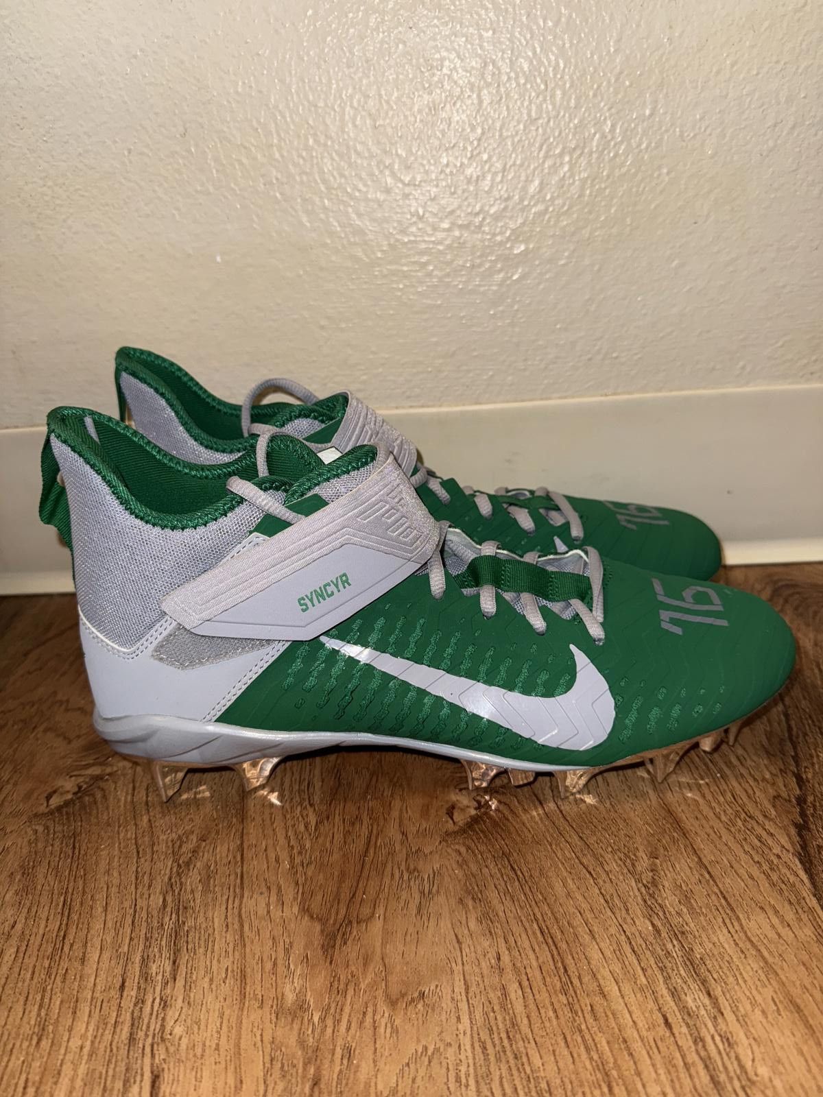 Nike Nike Alpha Menace Pro 2 Mid Pine Green Size US 10 / EU 43 - 1 Thumbnail
