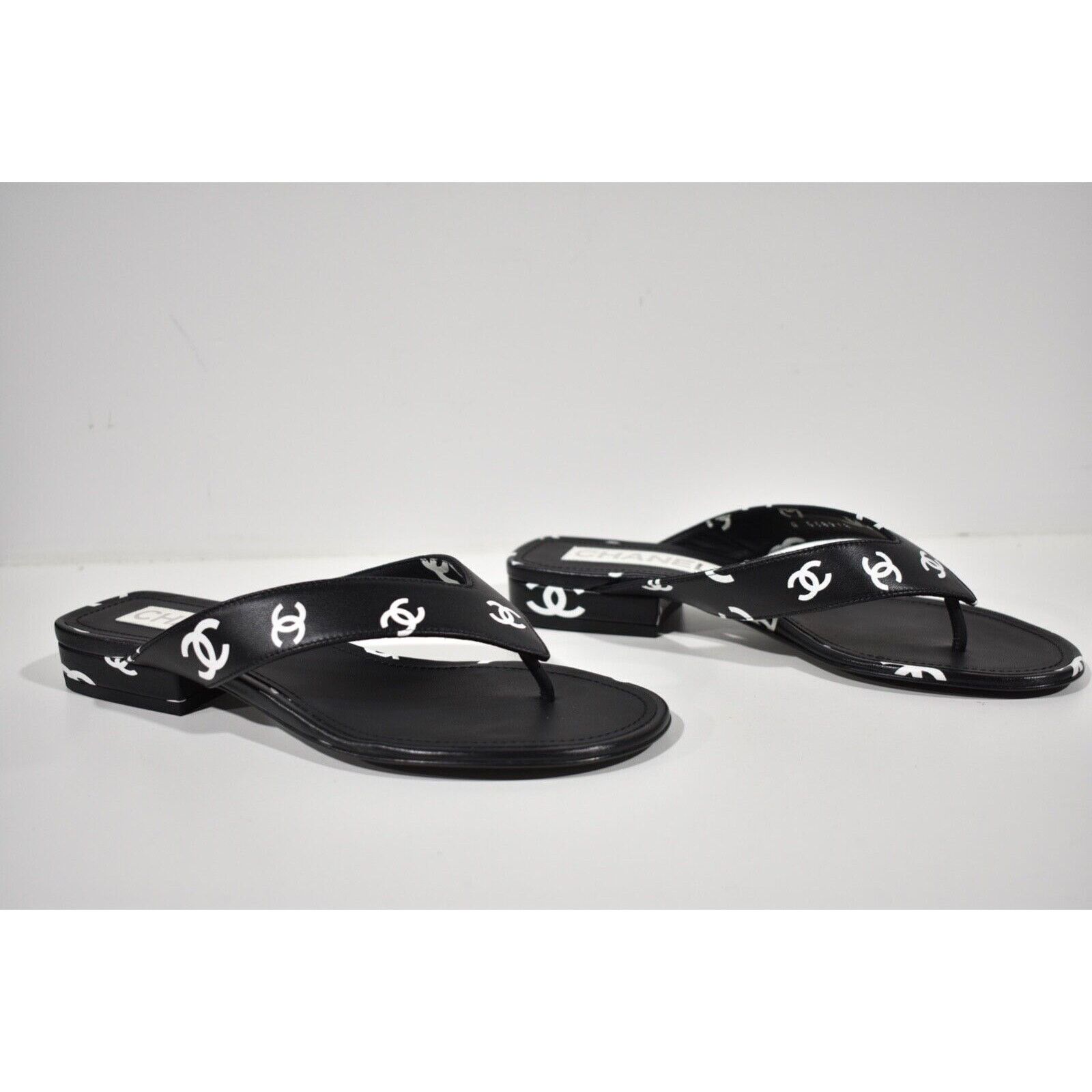 Chanel Chanel 22S Black White Printed Lambskin CC Logo Size US 10.5 / IT 40.5 - 3 Thumbnail