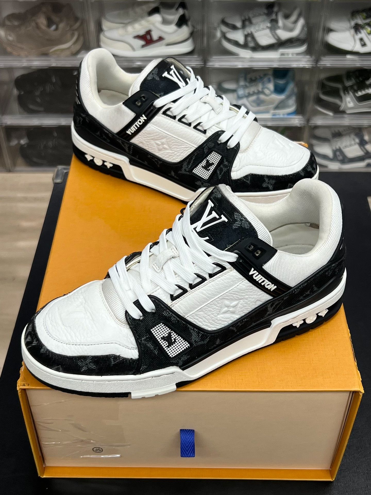 Louis Vuitton Louis Vuitton Training Denim Black Lowtop Sneakers 8.5 Men Size US 8.5 / EU 41-42 - 1 Thumbnail