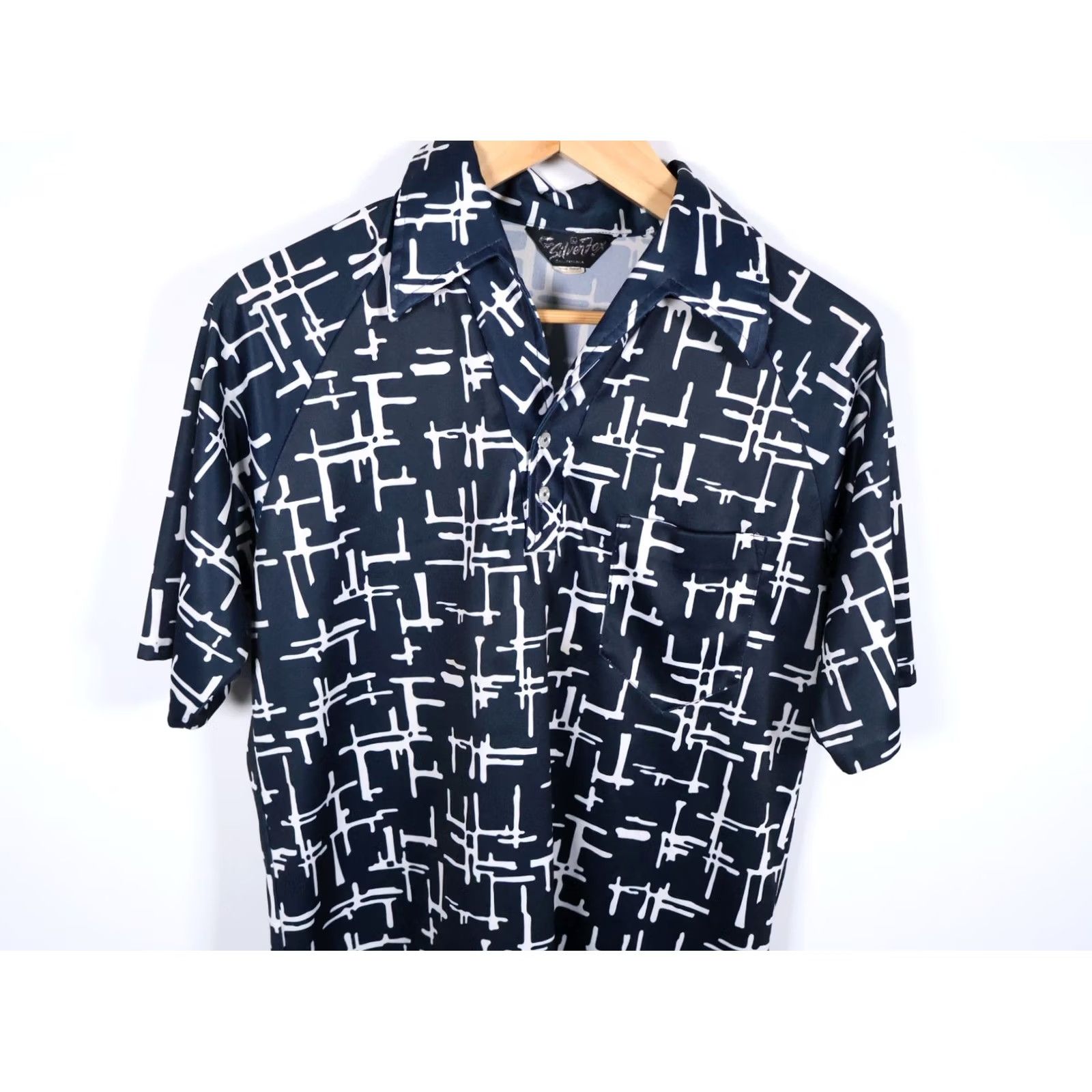 Vintage VINTAGE Silver Fox Polo Shirt Geometric Dark Blue Open Collar 70s Mens Large Regular Shirt Size US L / EU 52-54 / 3 - 4 Thumbnail
