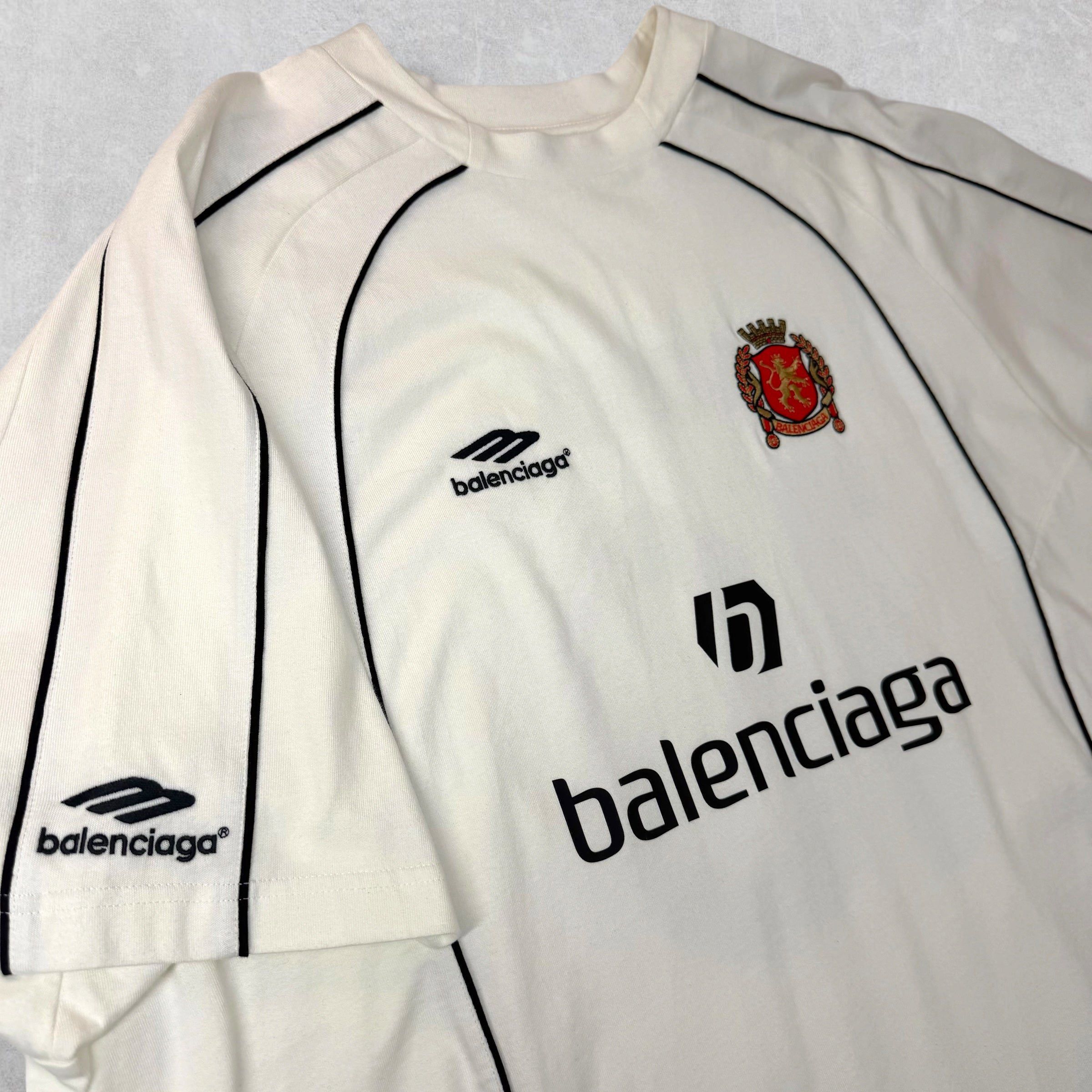 Balenciaga Balenciaga Soho Oversized Soccer Shirt White 5 (XXXXL) Size US XXL / EU 58 / 5 - 3 Thumbnail
