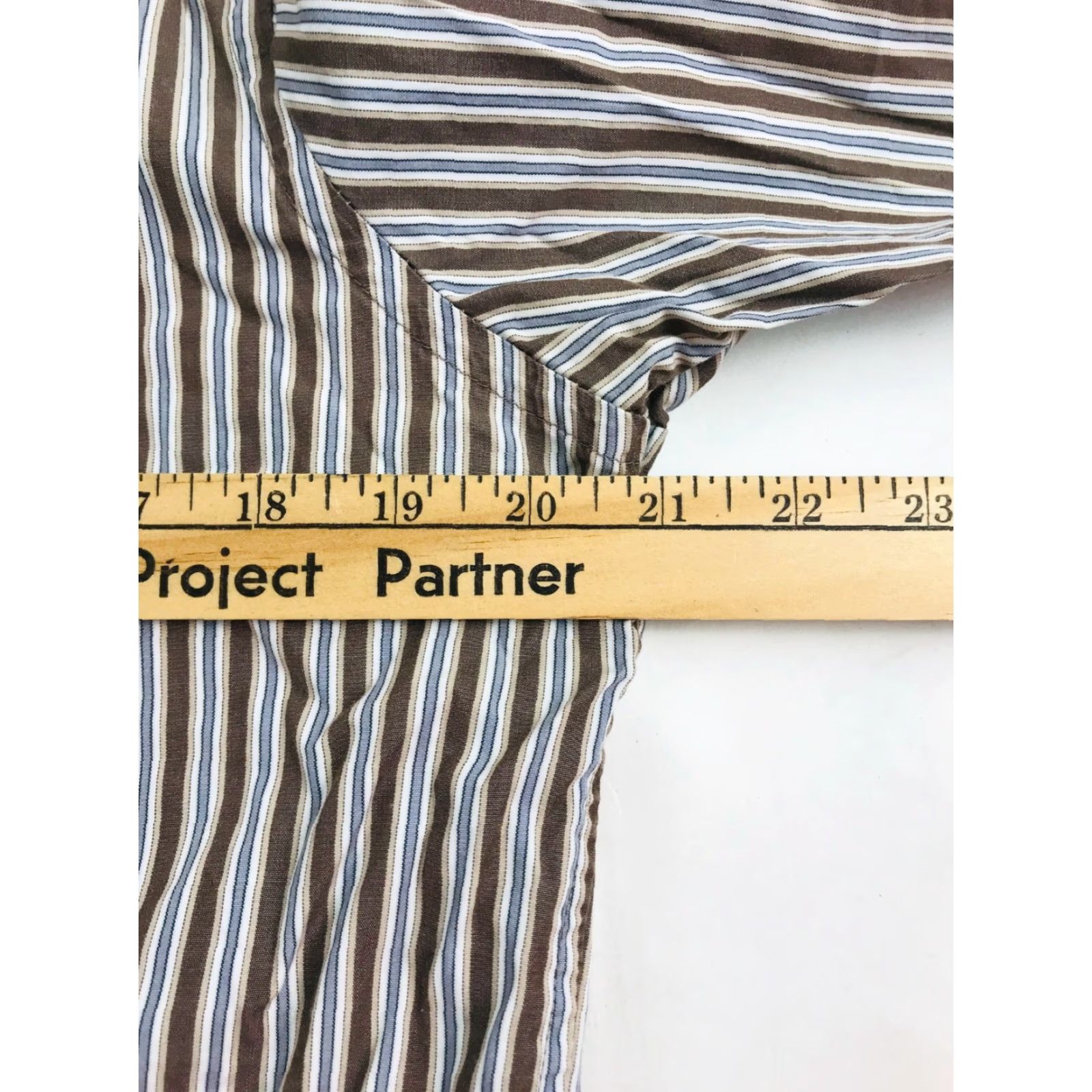 Gap VINTAGE Gap Dress Shirt Mens Size M 15-15 1/2 Button-Down Long Sleeve Brown Striped Non-Iron Size 40R - 3 Thumbnail