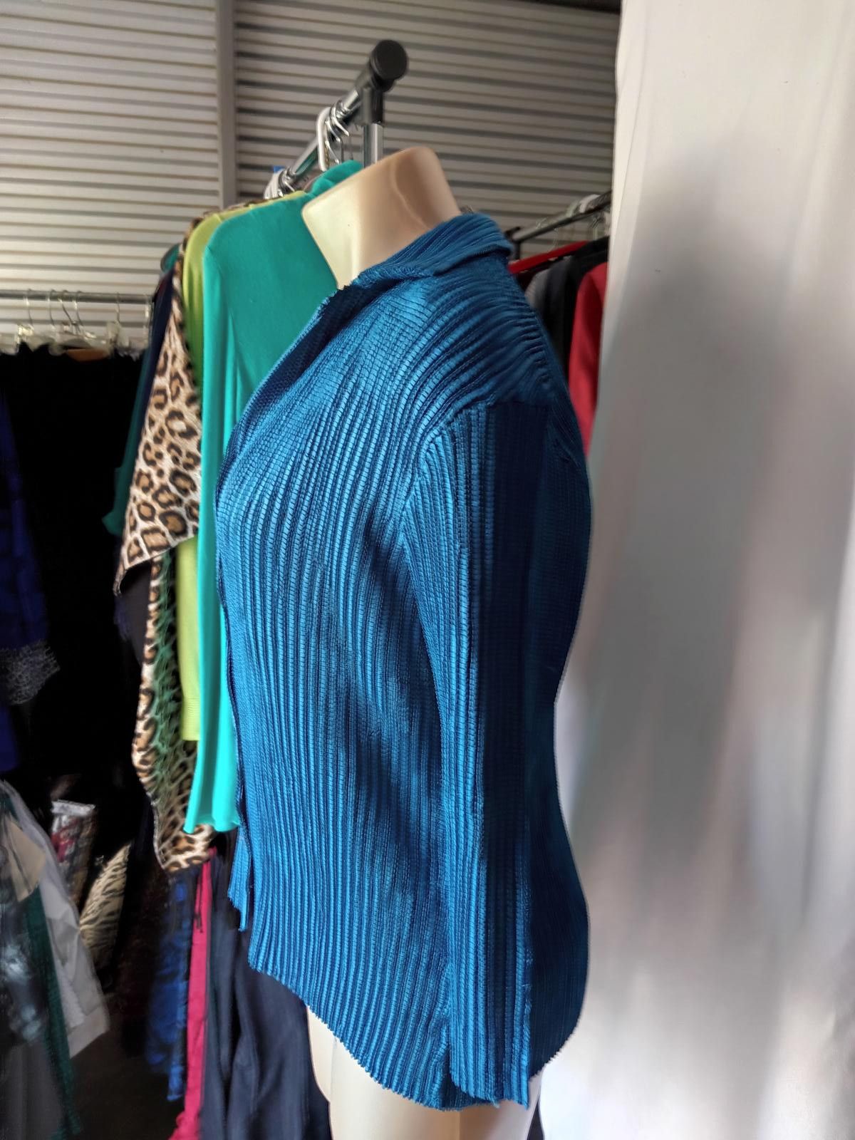 Designer Analeigh Women's Blouse - Vibrant Blue Button-Up Top Size M / US 6-8 / IT 42-44 - 2 Thumbnail