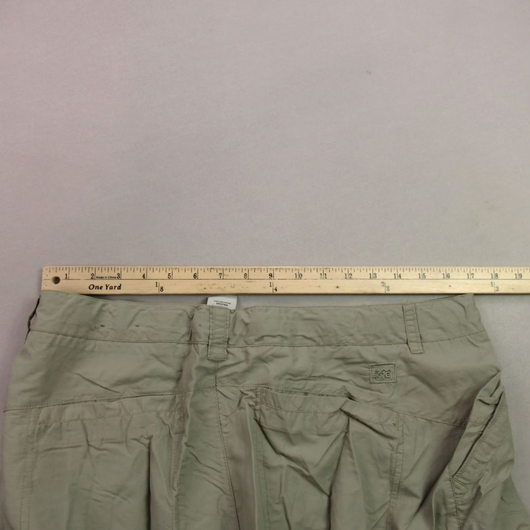 Vintage REI Womens Shorts Size 16 Lightweight Hiking Cargo Beige Pockets Outdoors Size 38" / US 16 / IT 52 - 4 Thumbnail