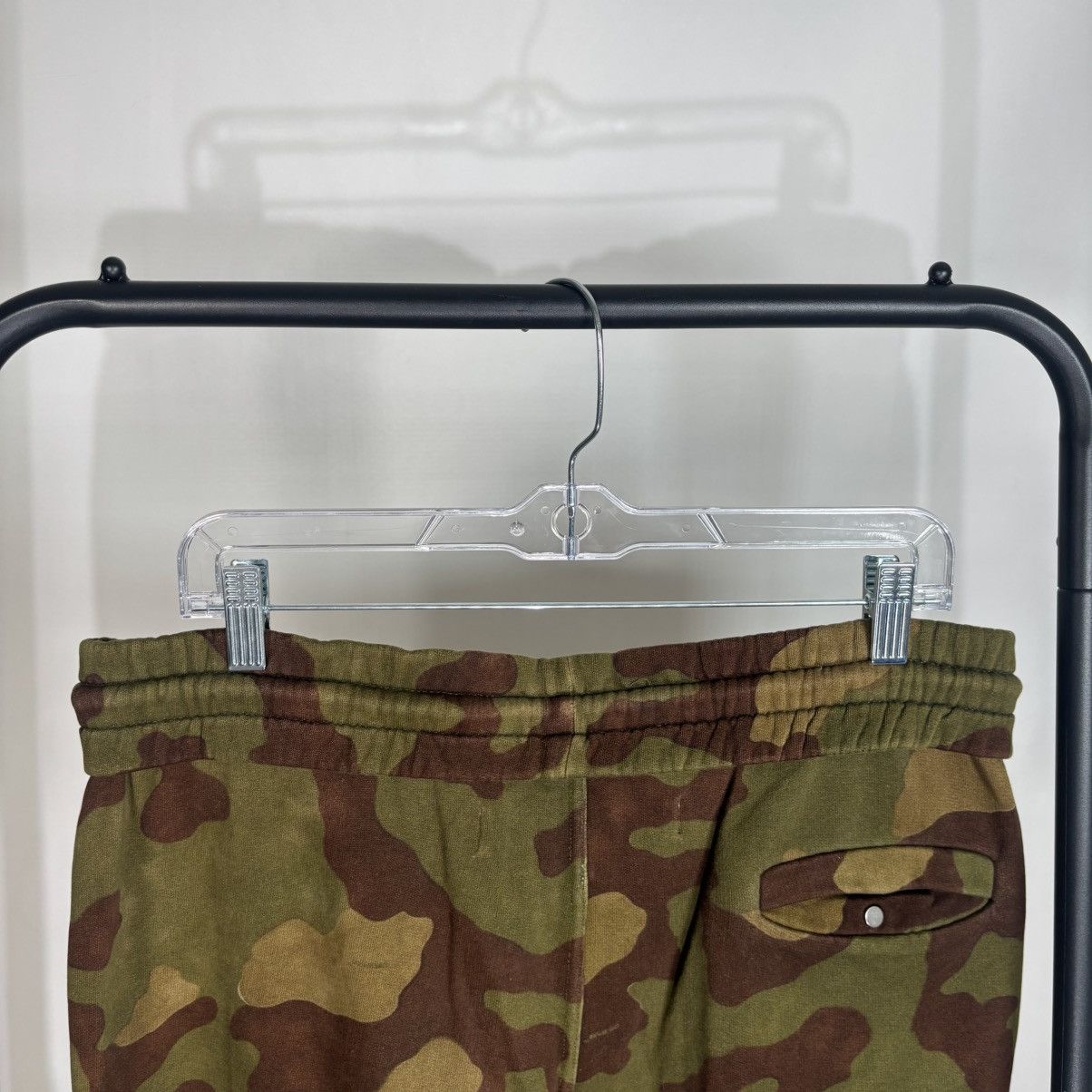 Off-White OFF-WHITE Seeing Things Camo Sweats Size M Used Size US 34 / EU 50 - 7 Thumbnail
