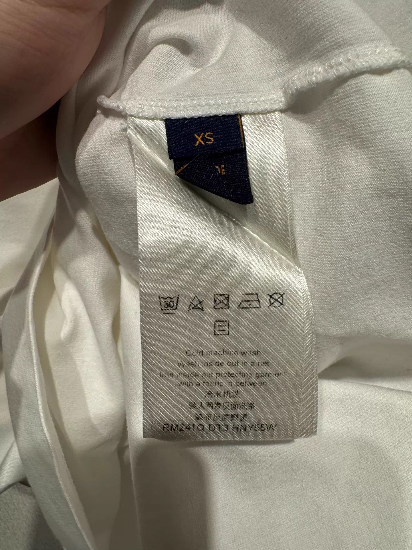 Louis Vuitton LV Embossed Logo Short Sleeve Tee XS Size US XS / EU 42 / 0 - 4 Thumbnail