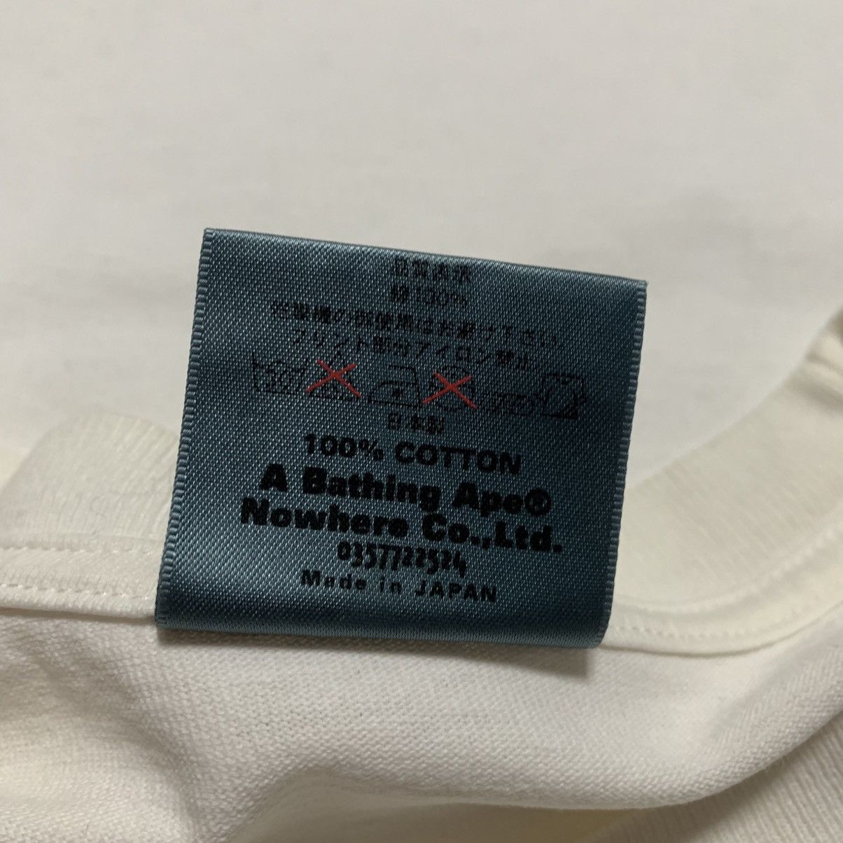 Bape Bape Small Tee Graphic White A Bathing Ape T-Shirt Vintage Size US S / EU 44-46 / 1 - 5 Thumbnail