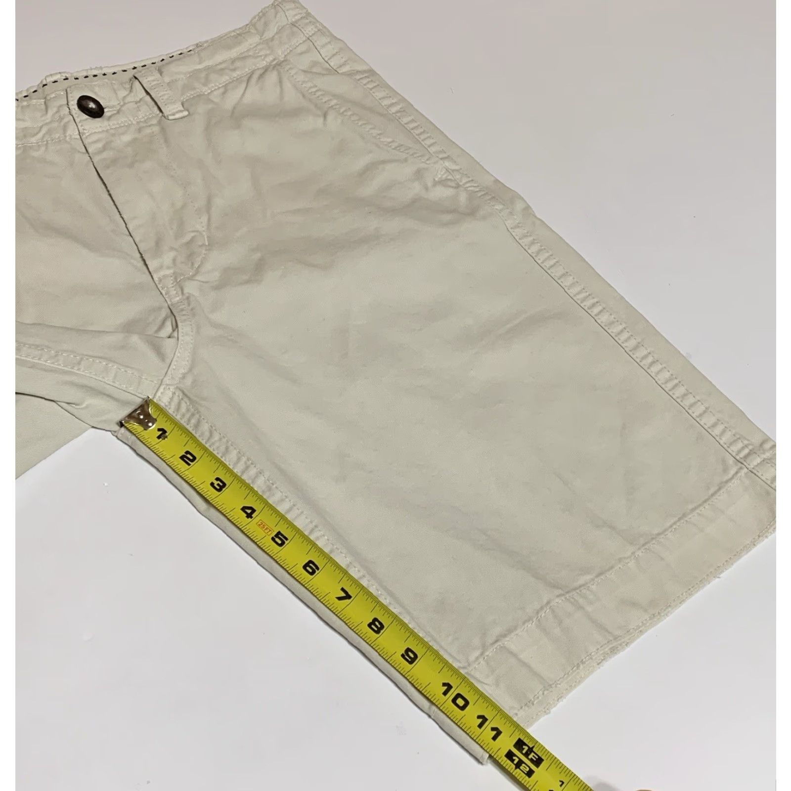 American Eagle Outfitters American Eagle Outfitters Chino Shorts Mens 33 Beige Khaki Flat Front Casual 11in Inseam Longer Length Tag 30 Measures 33 Size US 33 - 5 Thumbnail