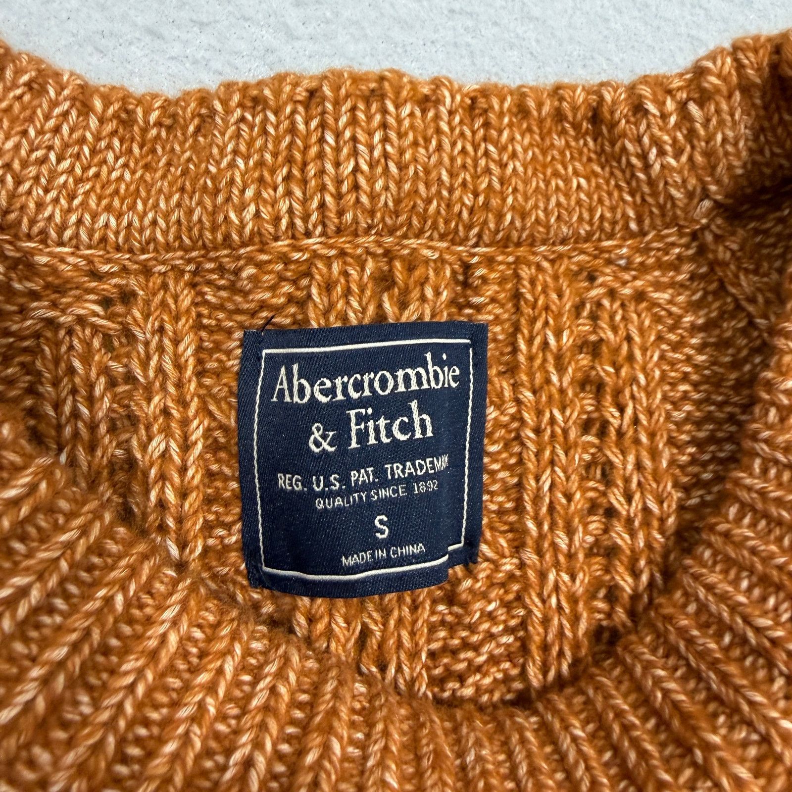 Abercrombie & Fitch Abercrombie & Fitch Cable Knit Sweater Women's Small Brown Size US S / EU 44-46 / 1 - 4 Thumbnail