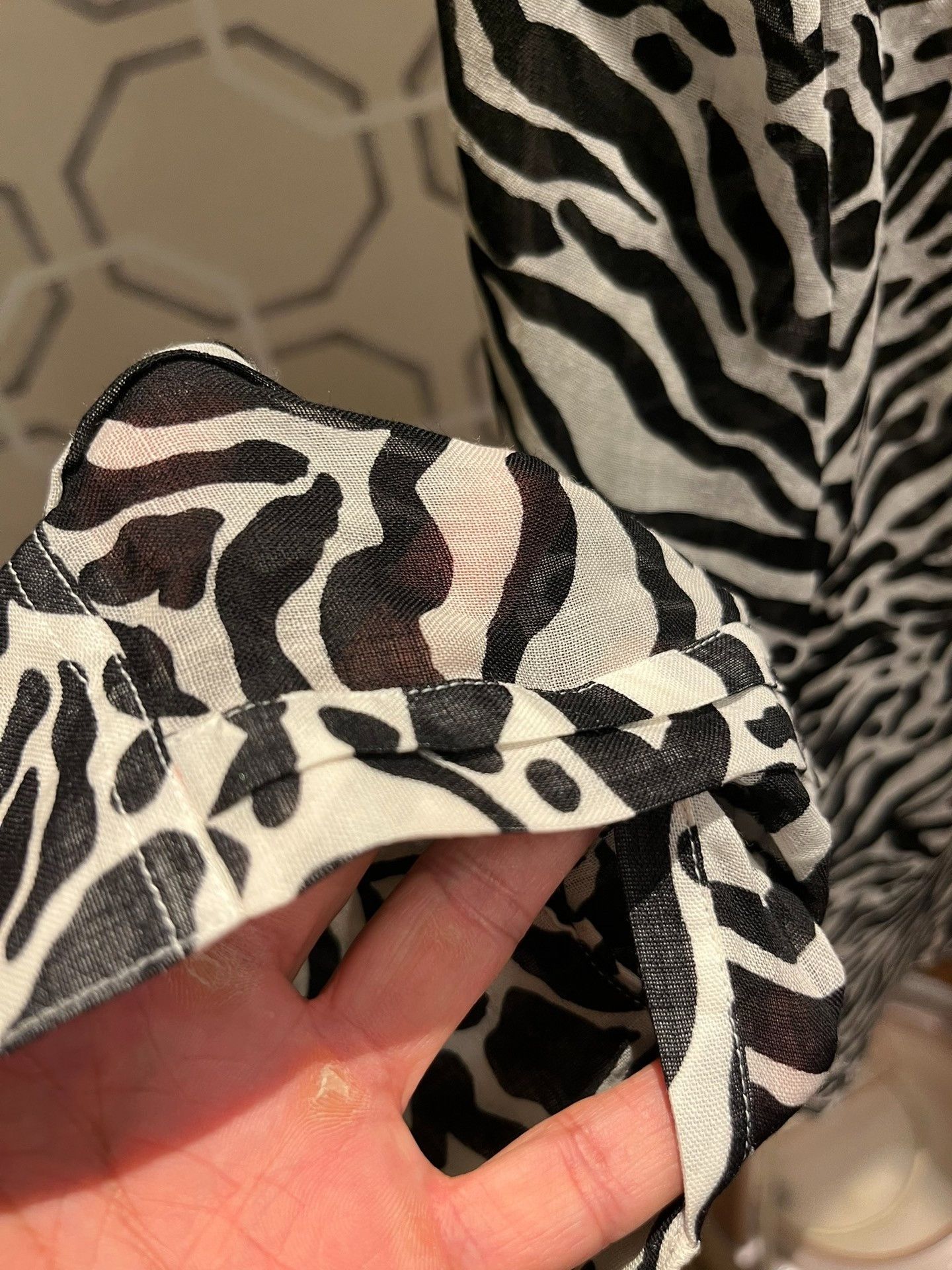 Saint Laurent Paris Saint Laurent Classic Zebra Print Shirt Size US M / EU 48-50 / 2 - 7 Thumbnail