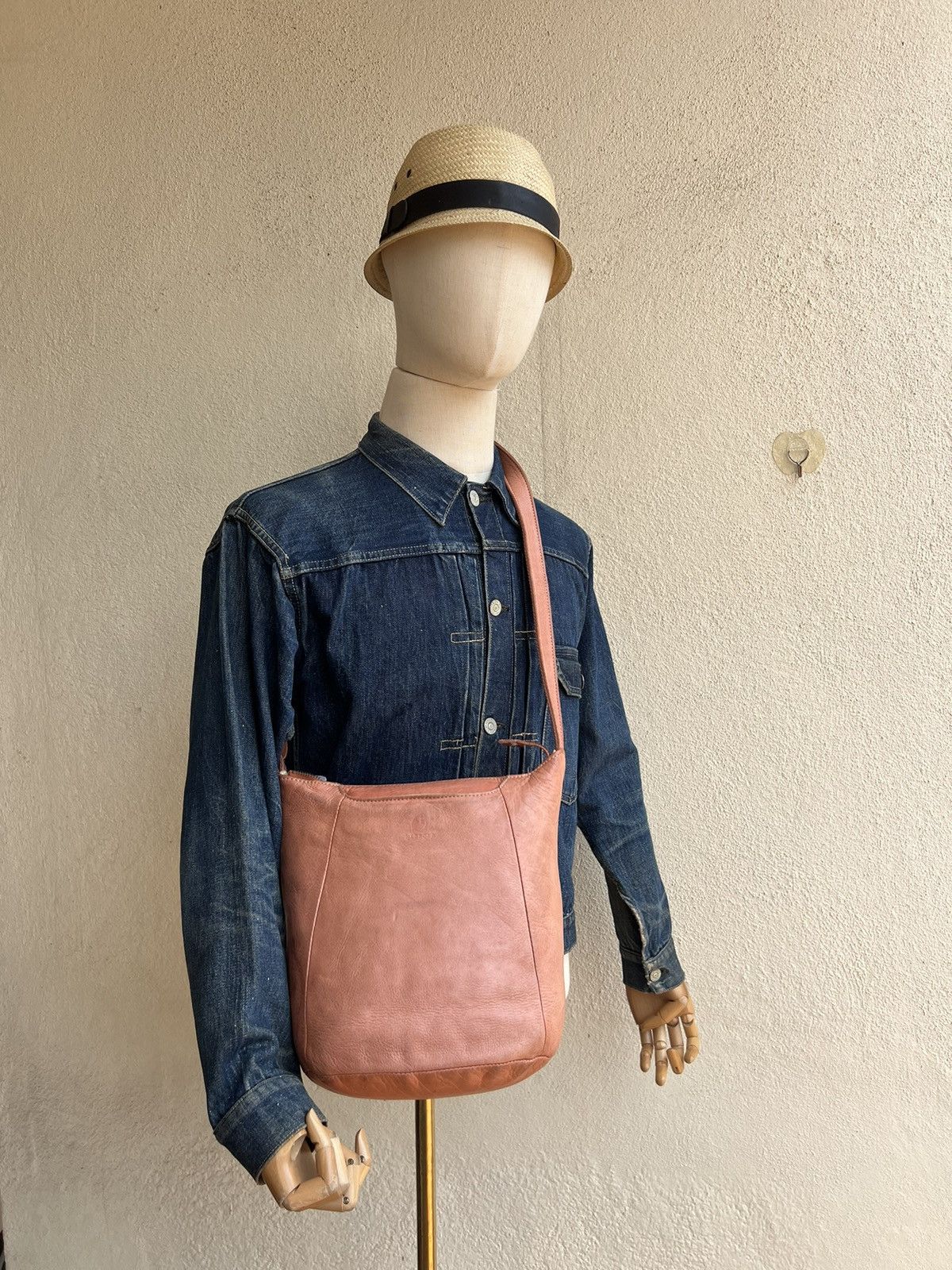 Leather Kissora Japan Muddy Patina Leather Sling Bag Size ONE SIZE - 1 Thumbnail