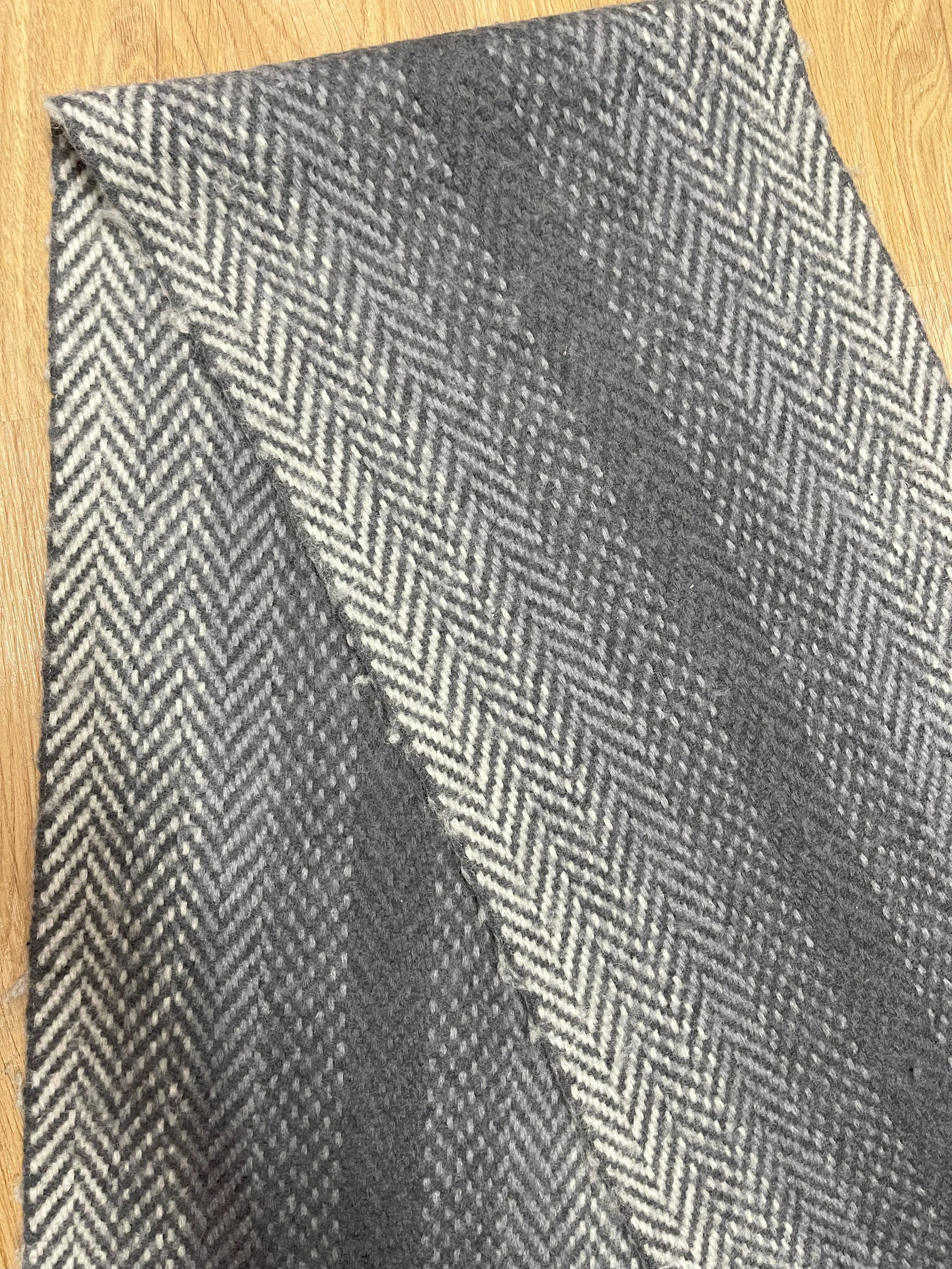 Pierre Balmain Vintage Pierre Balmain Scarf / Muffler - 6056 Size ONE SIZE - 8 Thumbnail
