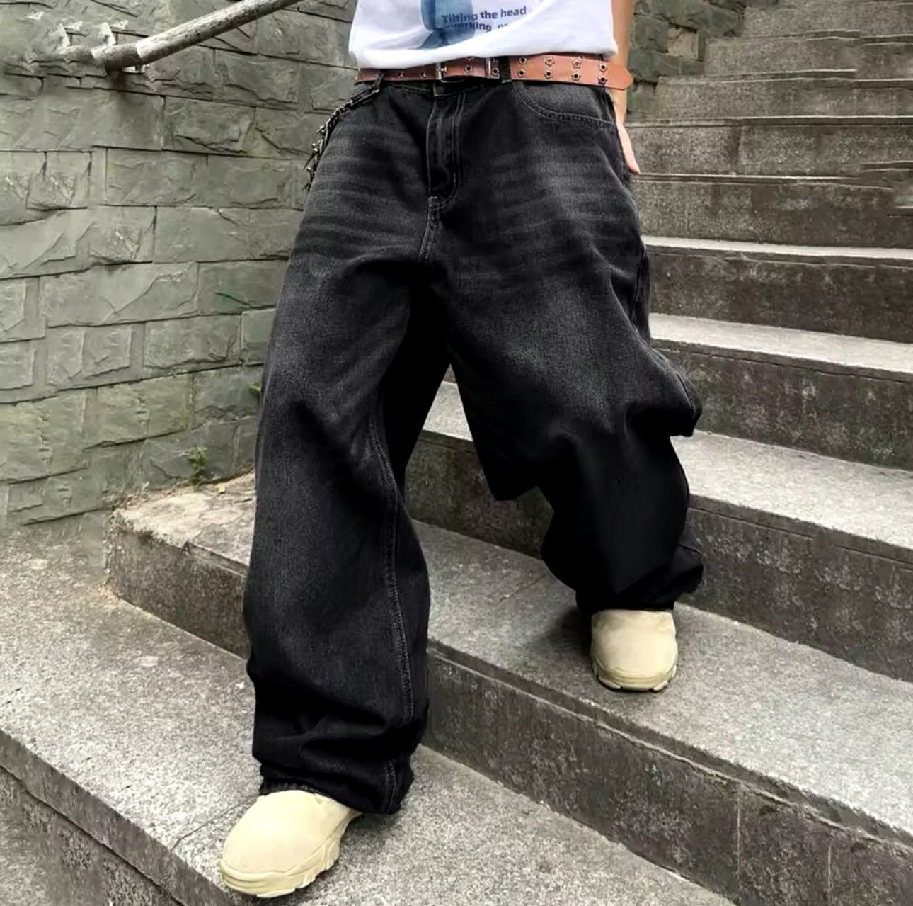 Other Solid Color Classic Style Baggy Washed Jeans Daily Size US 33 - 2 Thumbnail