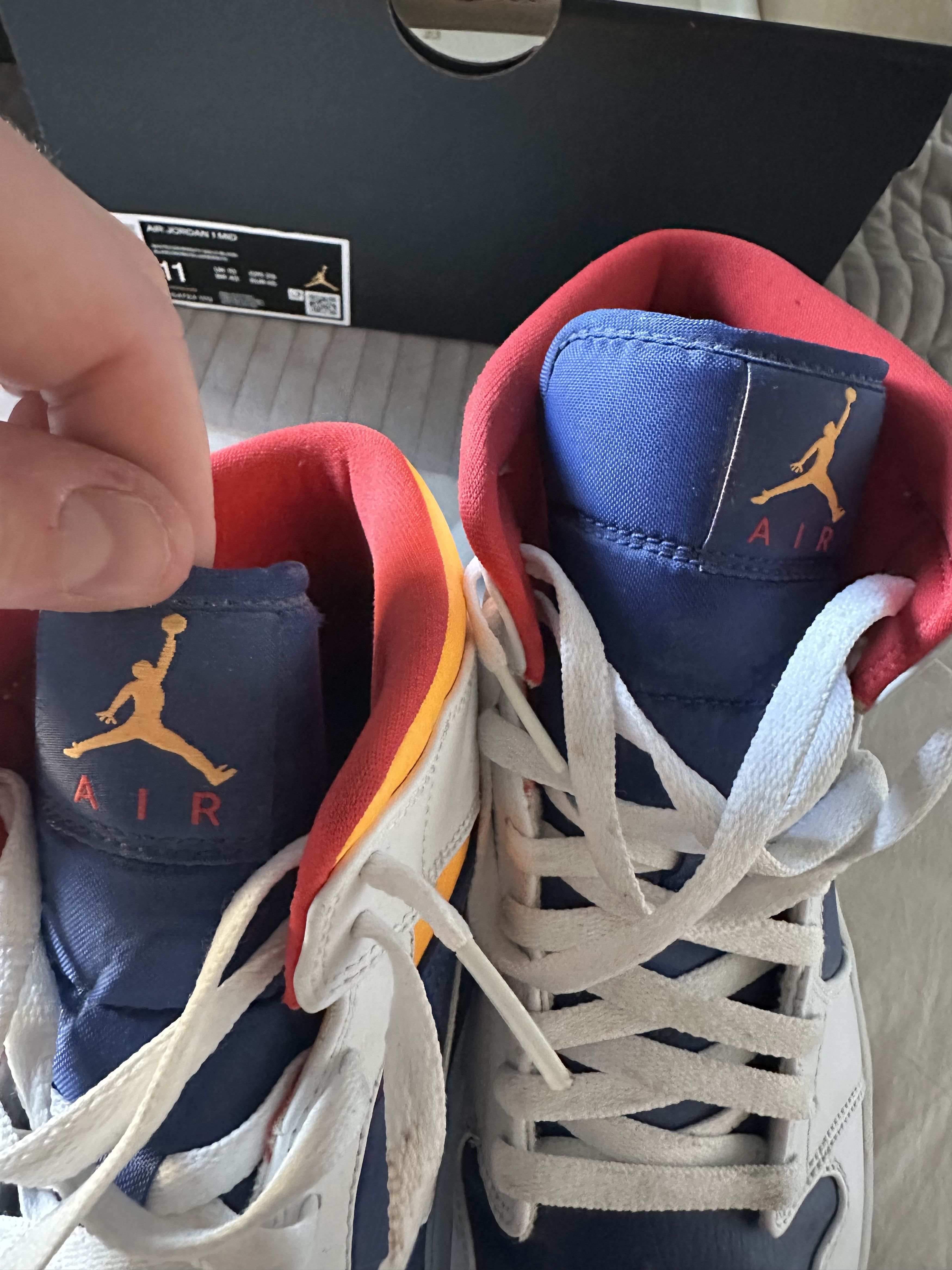 Nike Jordan 1 mid royal blue laser orange Size US 11 / EU 44 - 2 Thumbnail