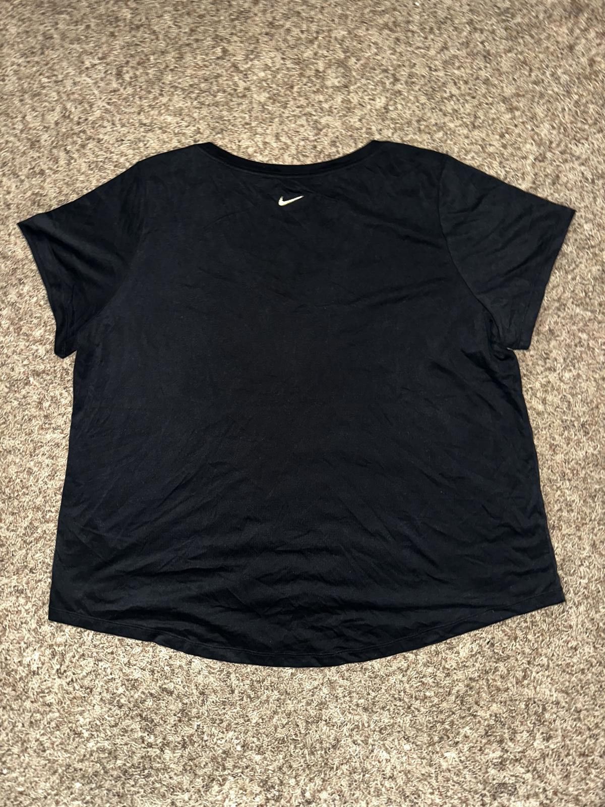 Nike Nike Women’s Dri-FIT Cracked Swoosh Black Tee Sample Size XXL / US 16-18 / IT 52-54 - 4 Thumbnail