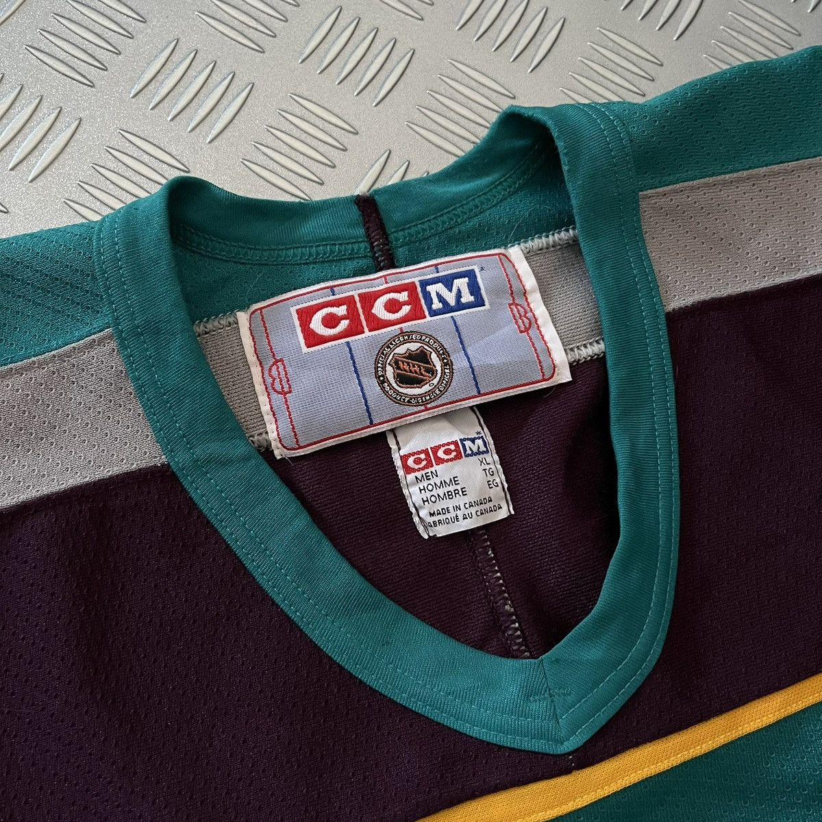 Ccm × NHL Vintage 90s CCM NHL Anaheim Mighty Ducks NHL Hockey Jersey 🦆 Size US M / EU 48-50 / 2 - 6 Thumbnail
