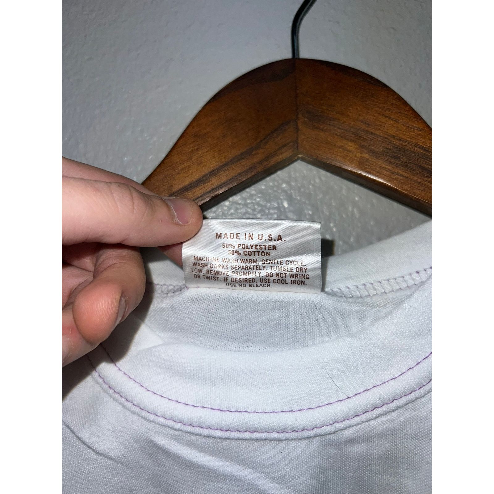 Vintage Women's 80s Vintage Lucky Star White Purple Raglan Shirt M Size M / US 6-8 / IT 42-44 - 7 Thumbnail