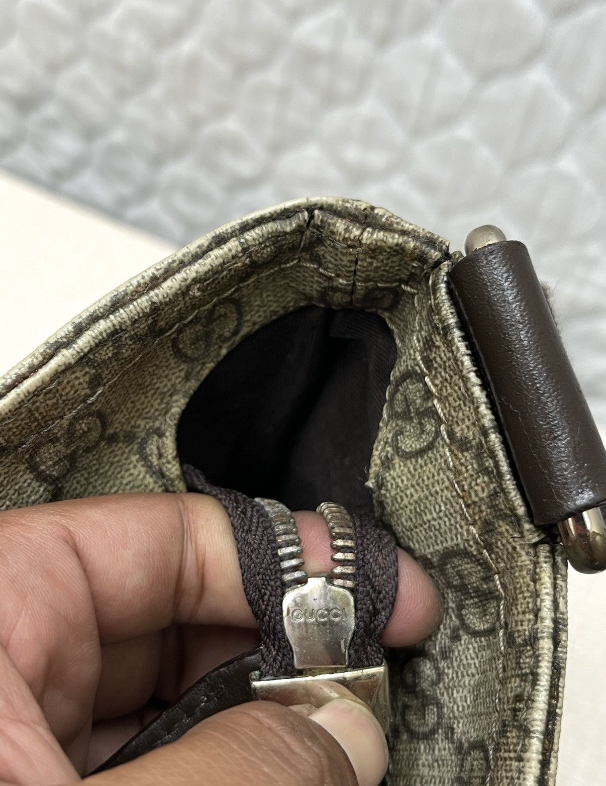 Gucci 🔥🔥🔥AUTHENTIC VINTAGE GUCCI MONOGRAM BAG Size ONE SIZE - 23 Thumbnail