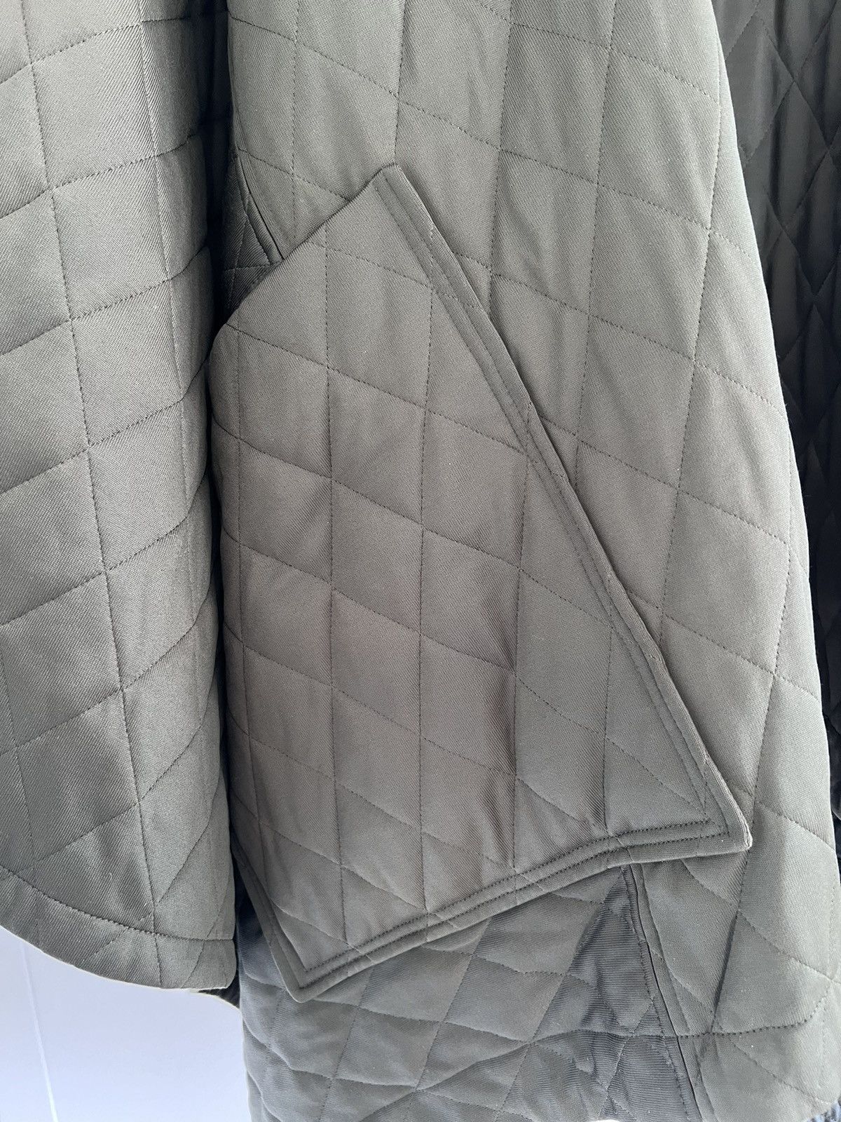 Valentino Poncho cloak in quilted polyamide/cotton blend, Italy Size US L / EU 52-54 / 3 - 5 Thumbnail