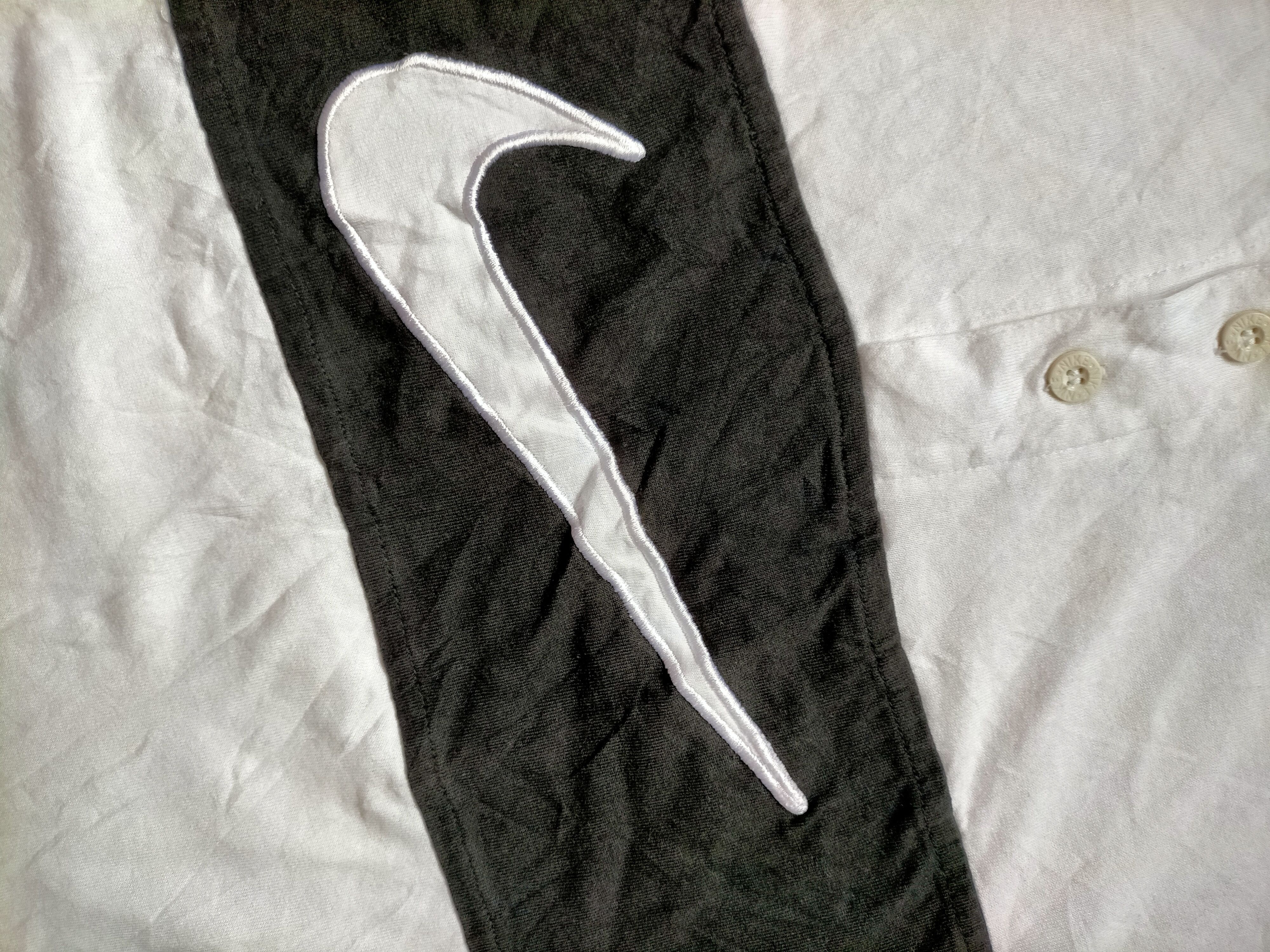 Nike Vintage 90s Nike Center Swoosh Embroidered Button ups shirt Size US L / EU 52-54 / 3 - 7 Thumbnail