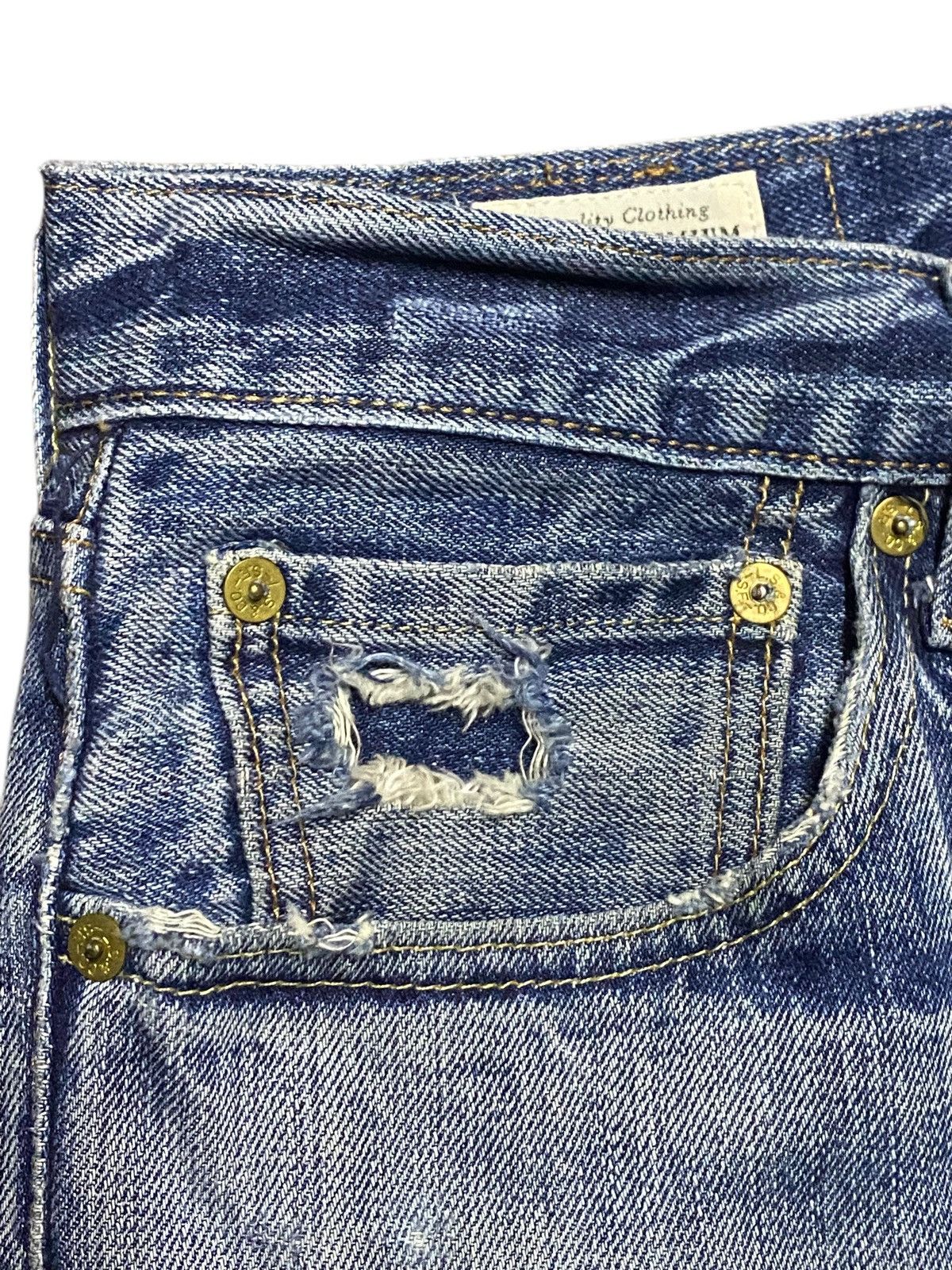 Levi's Vintage Levis 501 Big E Faded Wash Distressed Loose Jeans Size US 37 - 9 Thumbnail