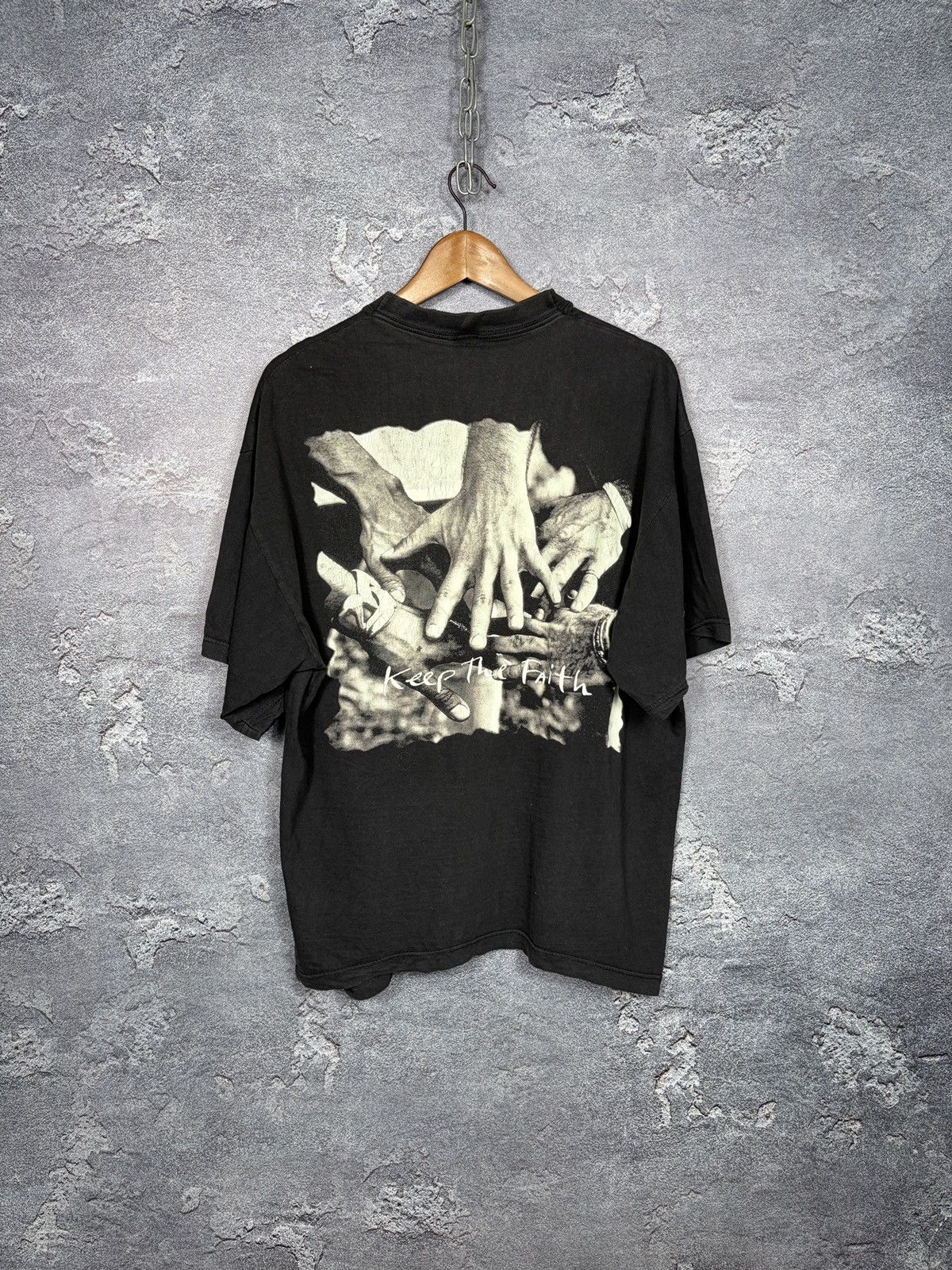 Band Tees Vintage Bon Jovi 1992 Keep the Faith Band T-shirt Tee Size US XL / EU 56 / 4 - 2 Thumbnail