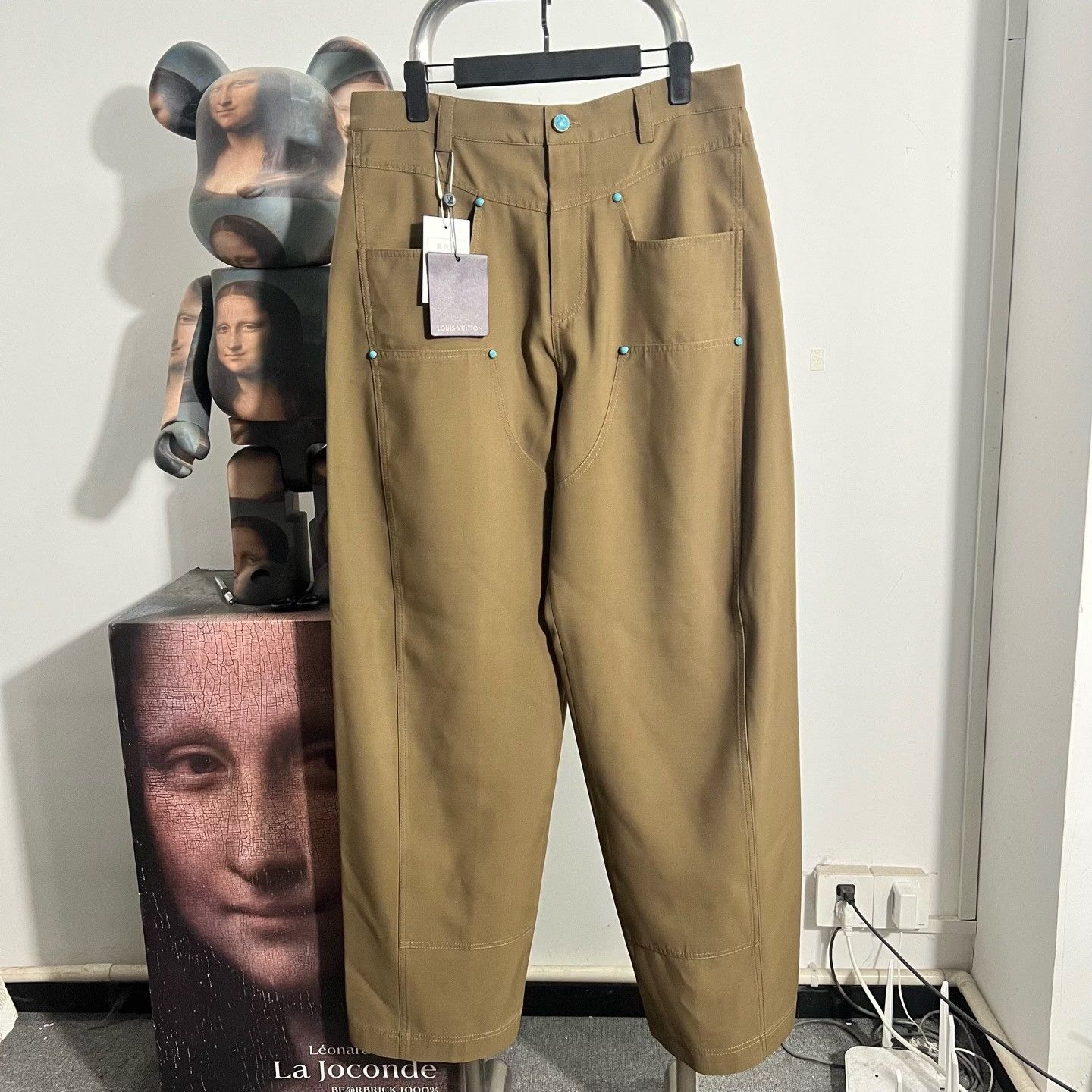 Louis Vuitton Louis Vuitton Green Casual Pants 36 Men Size US 36 / EU 52 - 1 Thumbnail