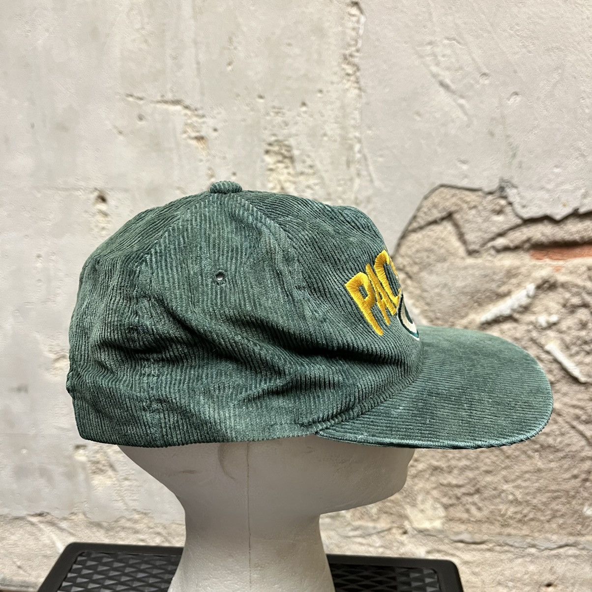Vintage Vintage New Era NFL Packers Green Corduroy Snapback Hat Cap Size ONE SIZE - 4 Thumbnail