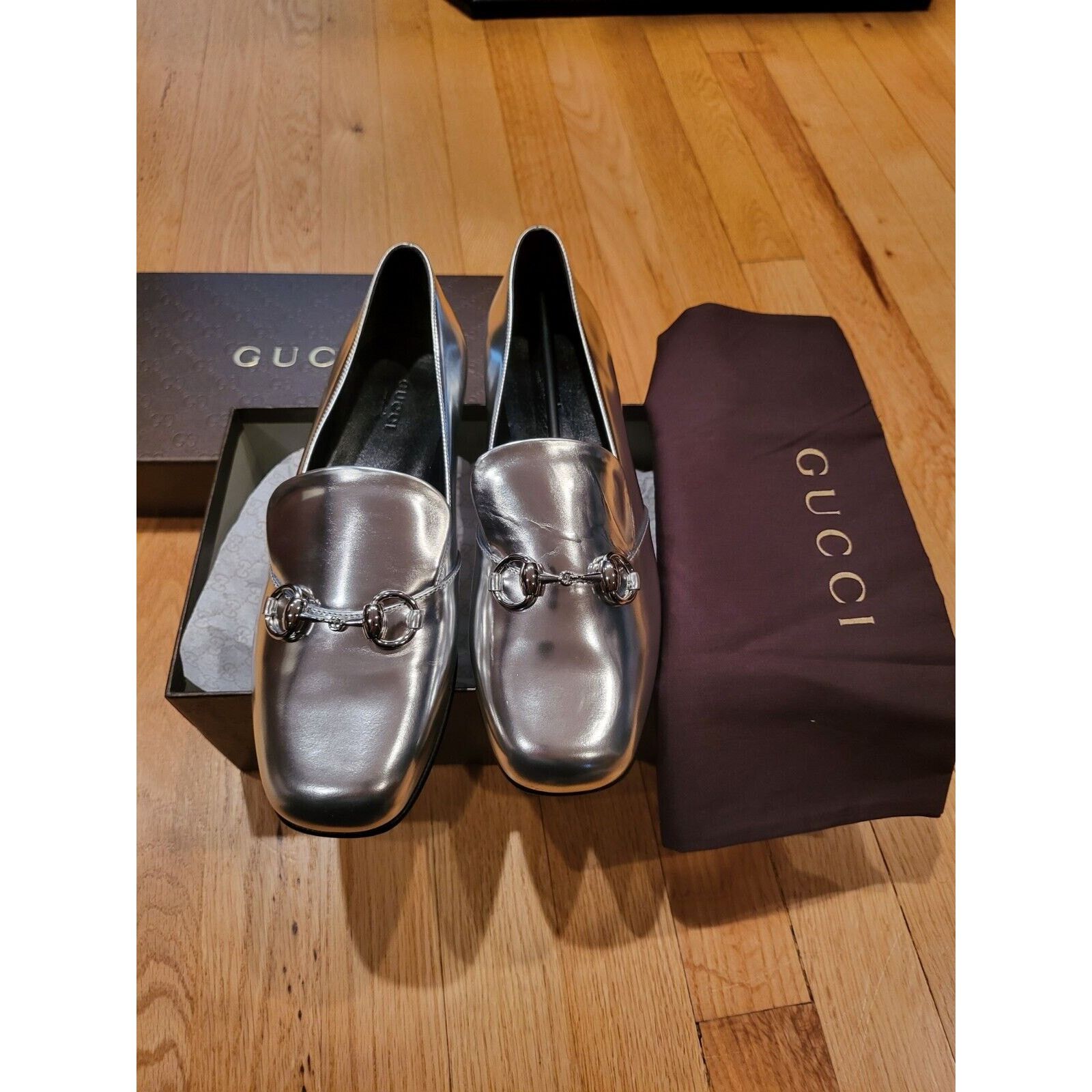 Beautiful Designer GUCCI Ladies Silver Metallic Leather