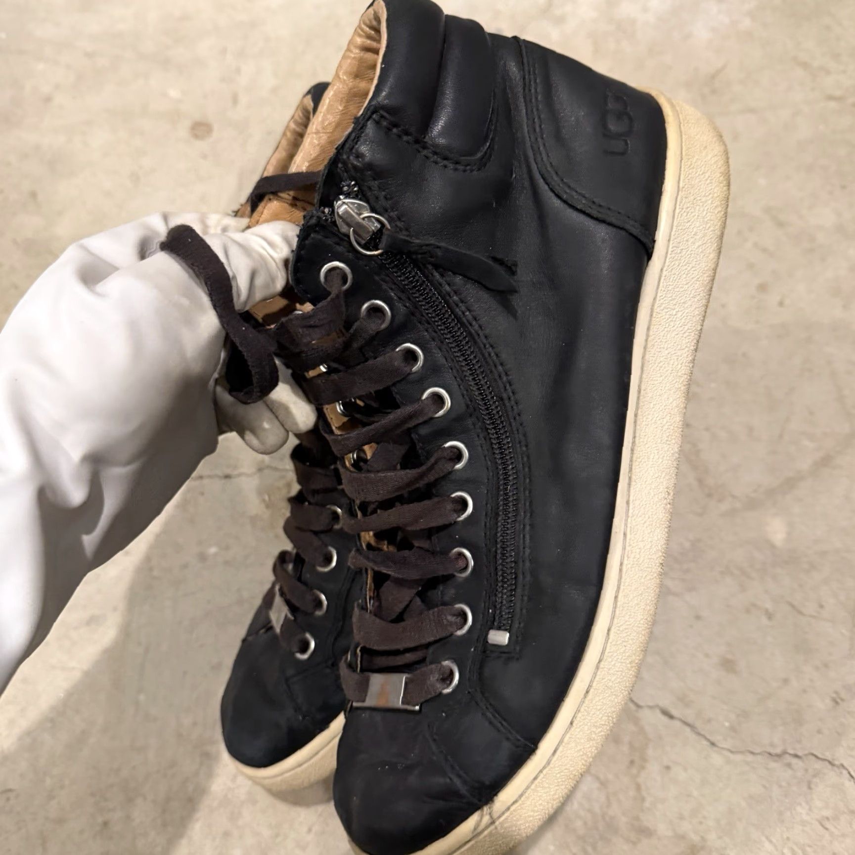 Ugg UGG Womens Sneaker High Top Leather Zip Lace Up Black Casual Comfort Shoes 10 US Womens Shoes Zipper Logo Athletic Walking Size M / US 6-8 / IT 42-44 - 5 Thumbnail