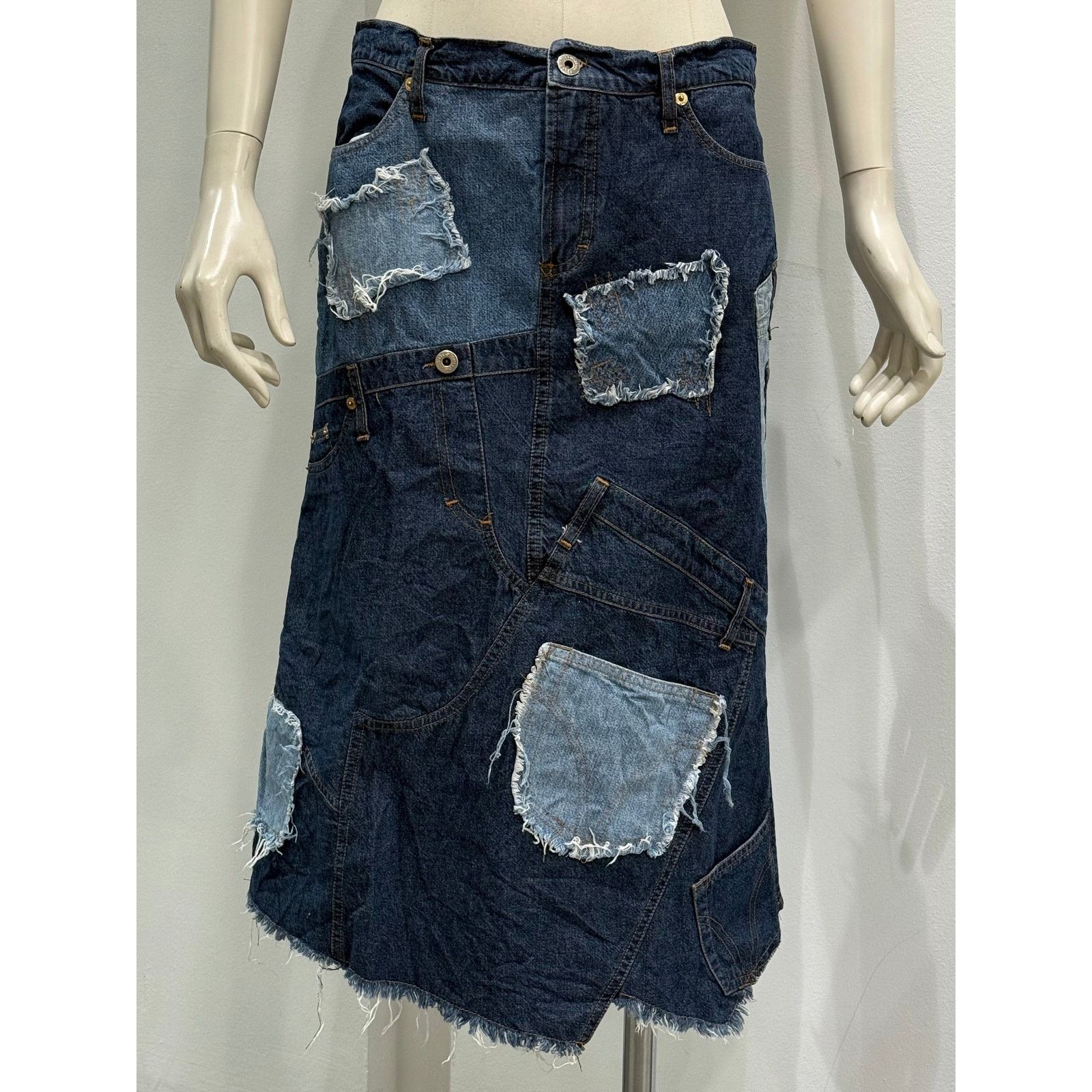 Dolce & Gabbana 2000s Dolce & Gabbana patchwork asymmetrical denim skirt Size 27" / US 4 / IT 40 - 3 Thumbnail