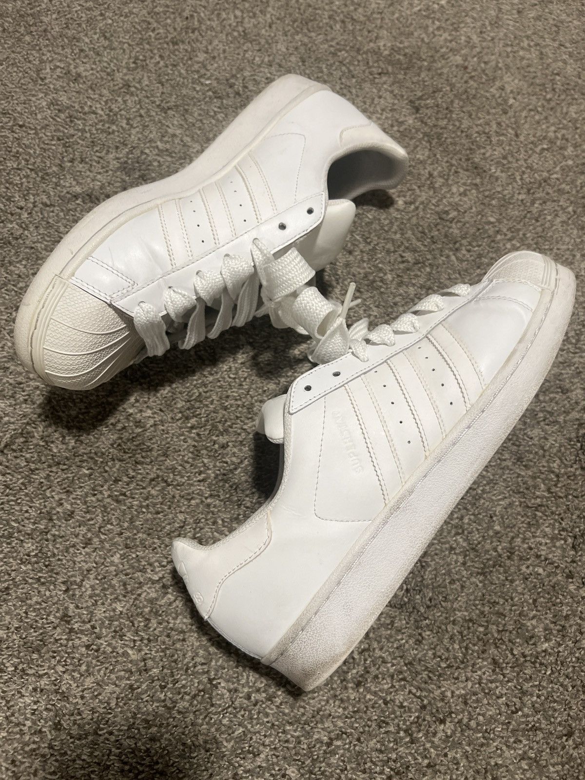 Adidas Adidas Superstars Size 10 Size US 10 / EU 43 - 6 Thumbnail
